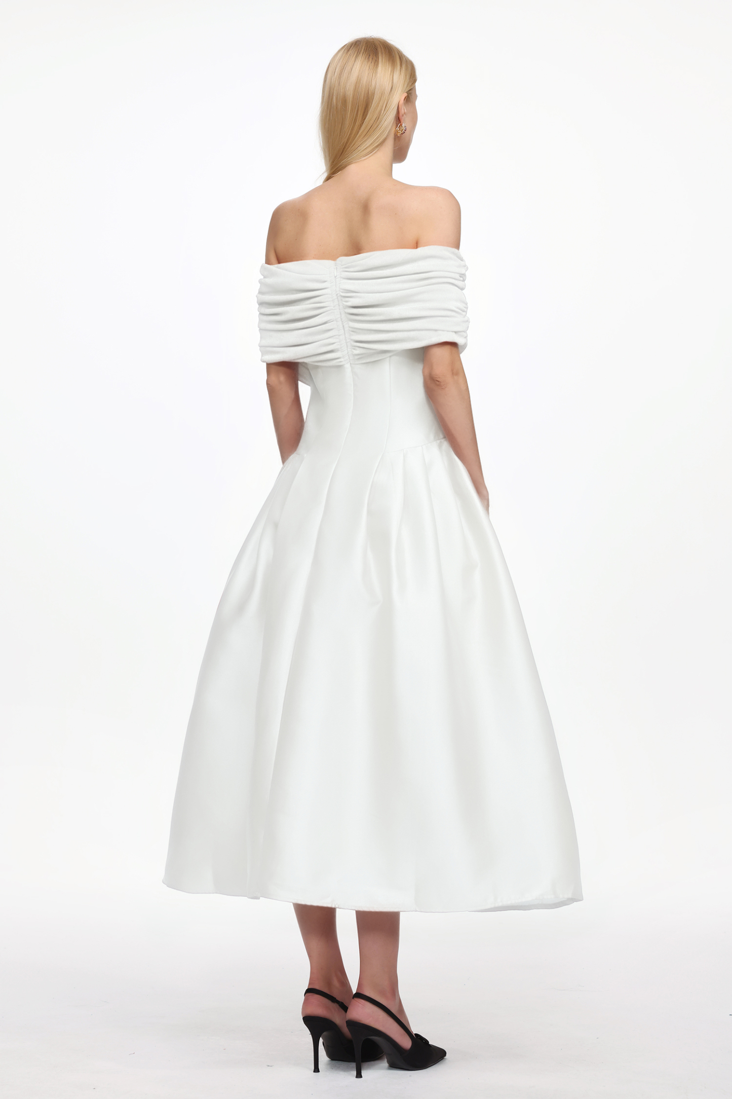 Lape Romantic Tailored Off Shoulder Ruched White Maxi Dress