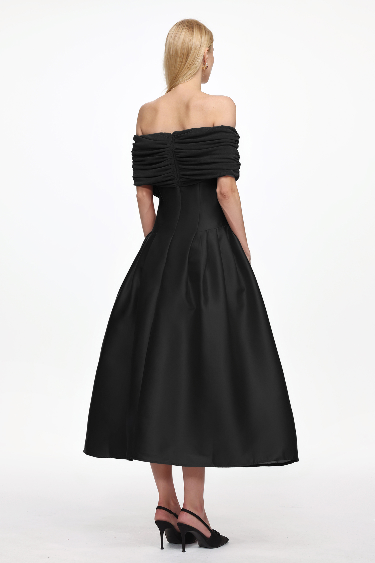 Lape Romantic Tailored Off Shoulder Ruched Black Maxi Dress