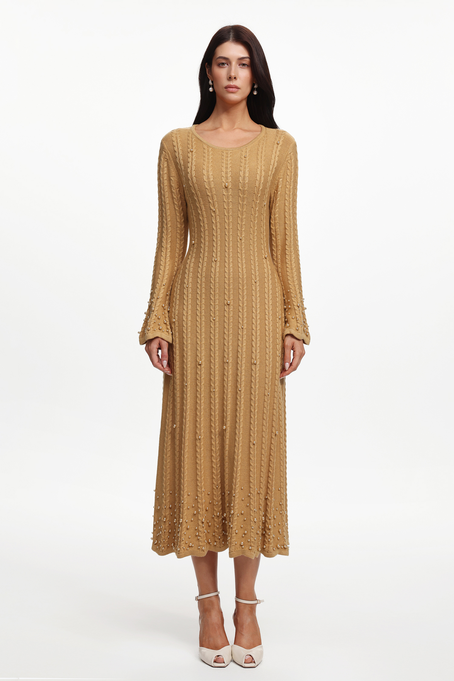 Weiss Elegant Contour Round Neck Long Sleeve Pearl Knit Maxi Dress