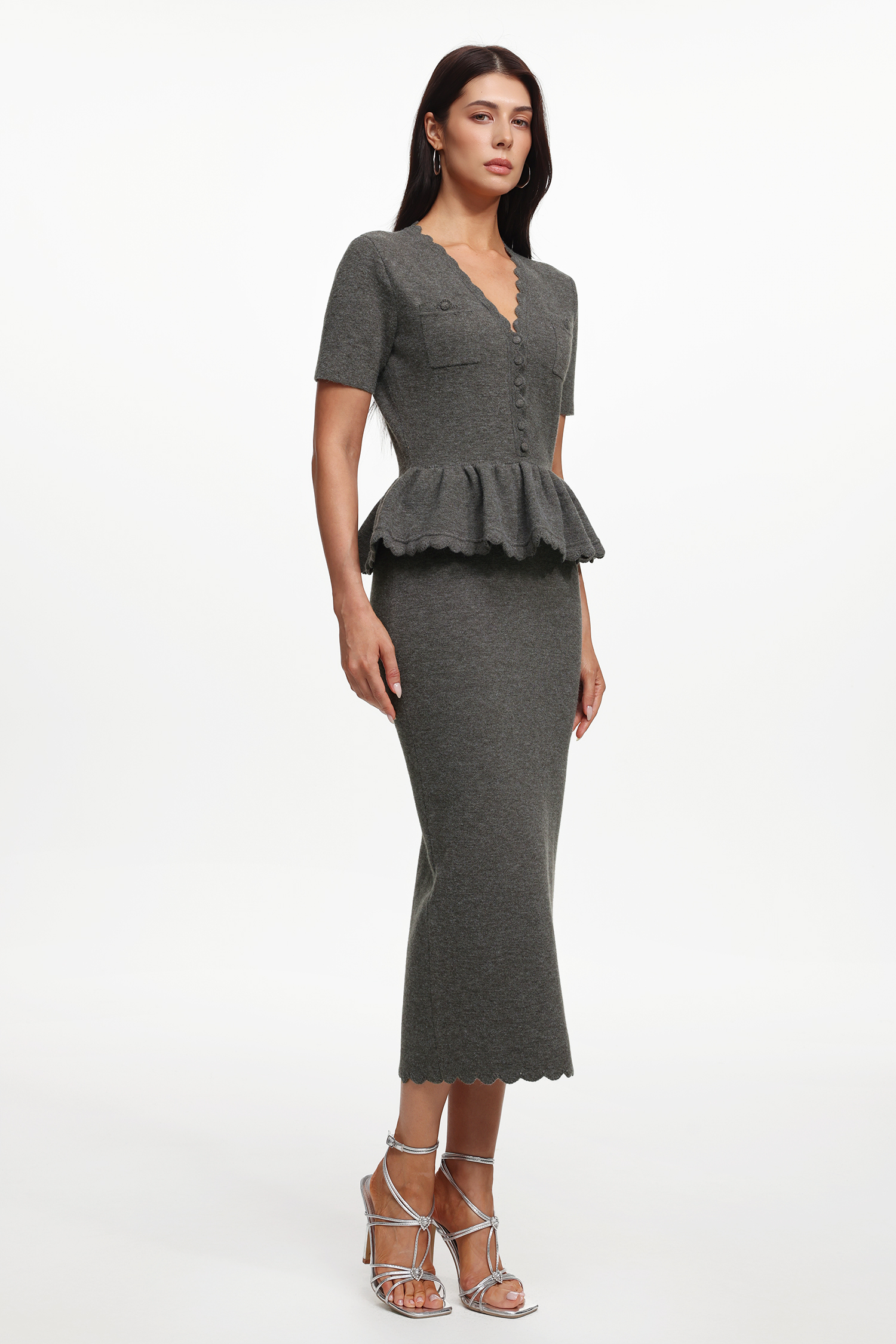 Hiata Elegant Contour V Neck Short Sleeve Ruffle Knit Maxi Dress