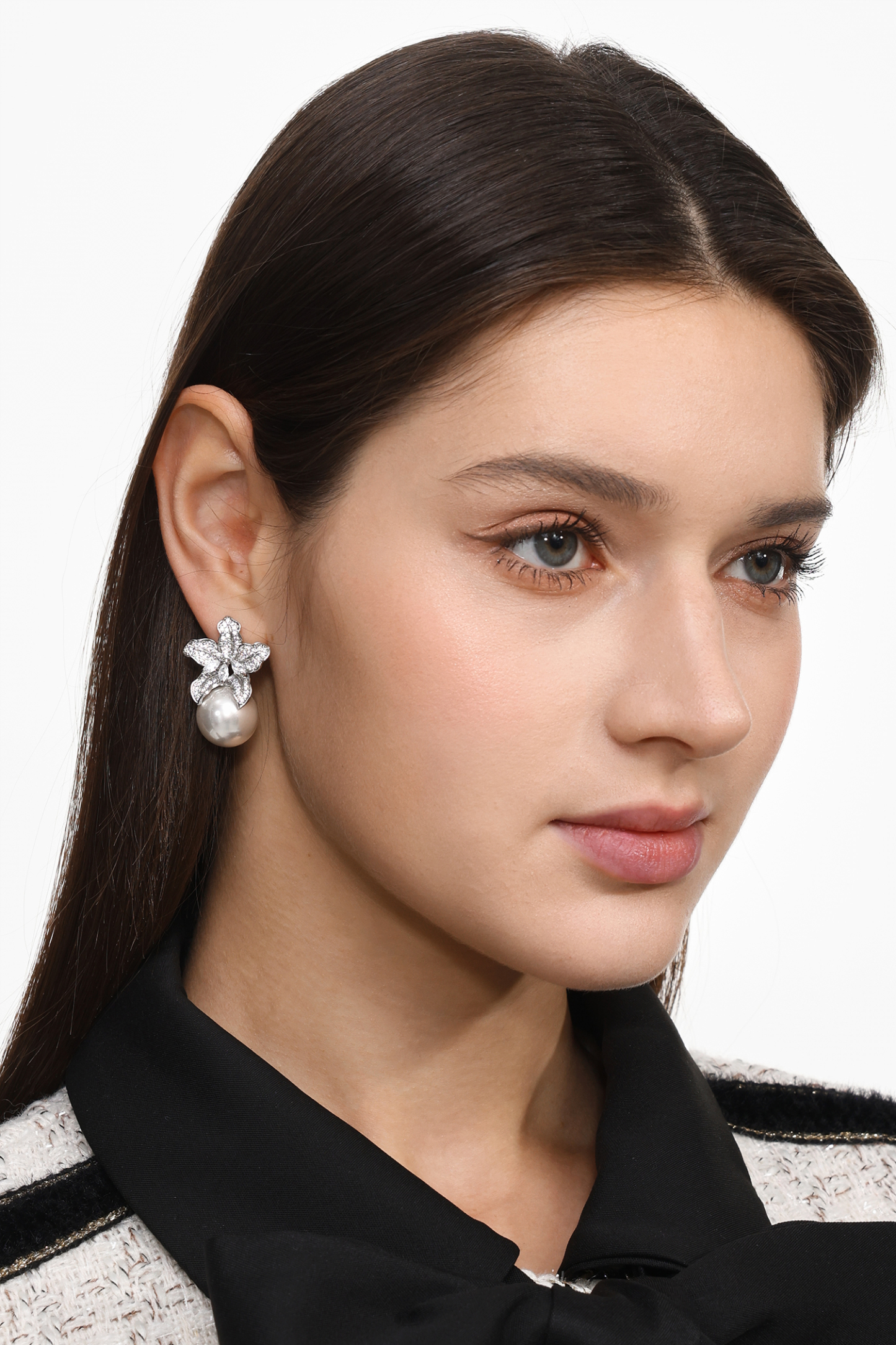 Uniena Diamond Flower Bow Earrings