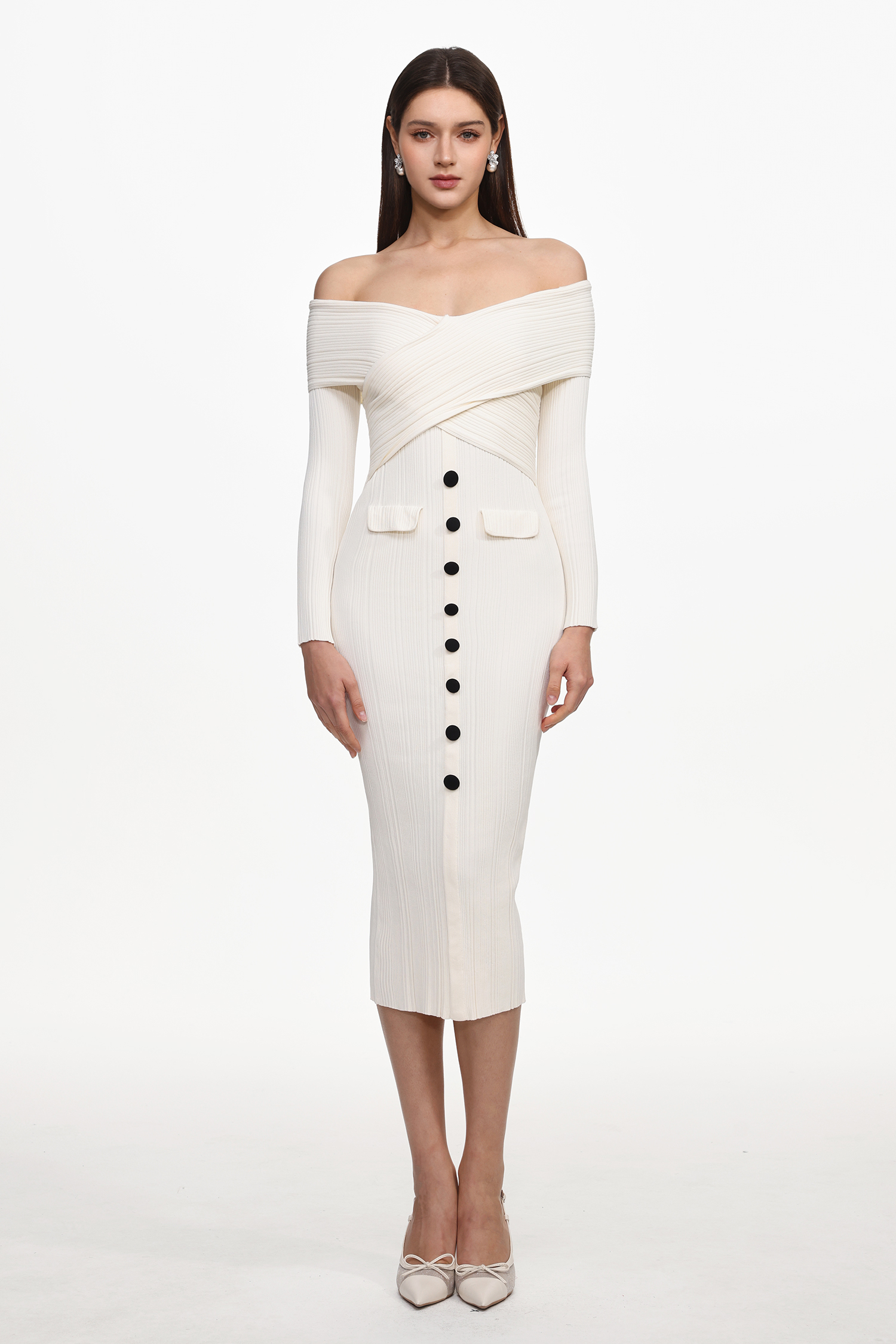 Temaie Elegant Contour Off Shoulder Long Sleeve Buttoned Knit Maxi Dress