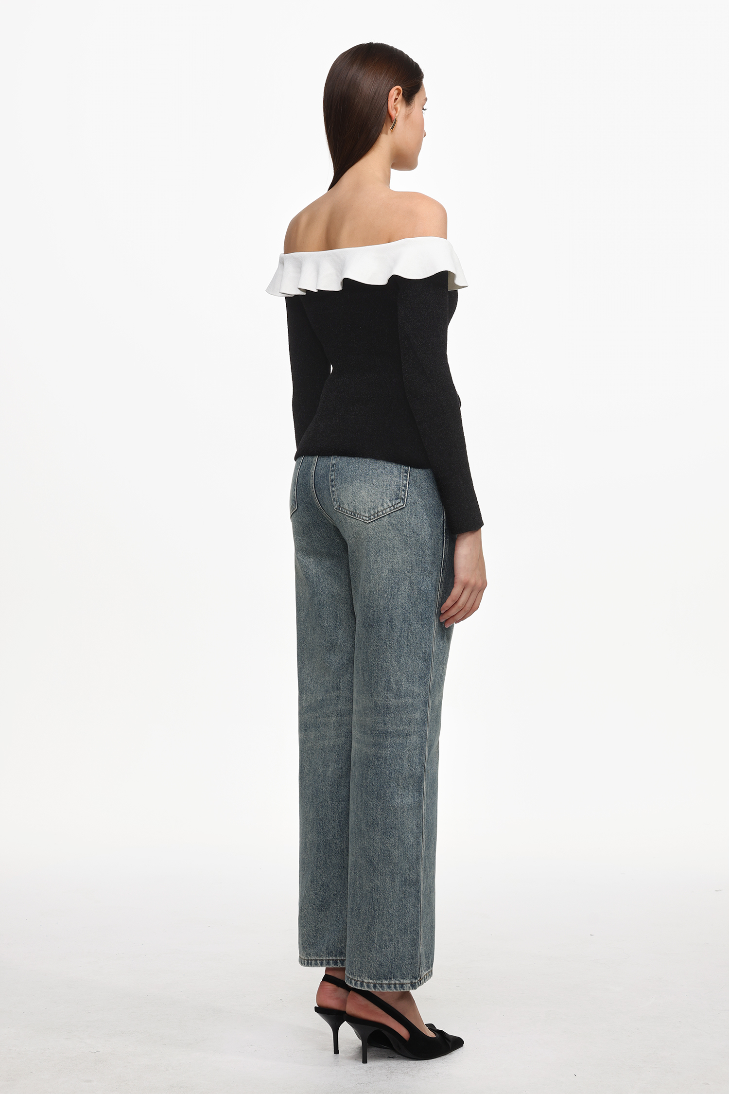 Mignon Vintage Contour Off Shoulder Long Sleeve Buttoned Ruffle Woven Top