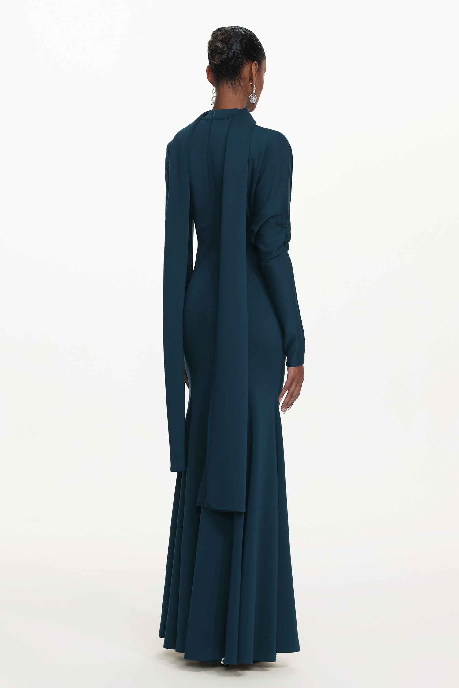 Susa Elegant Contour V Neck Long Sleeve Ruched Knit Maxi Dress