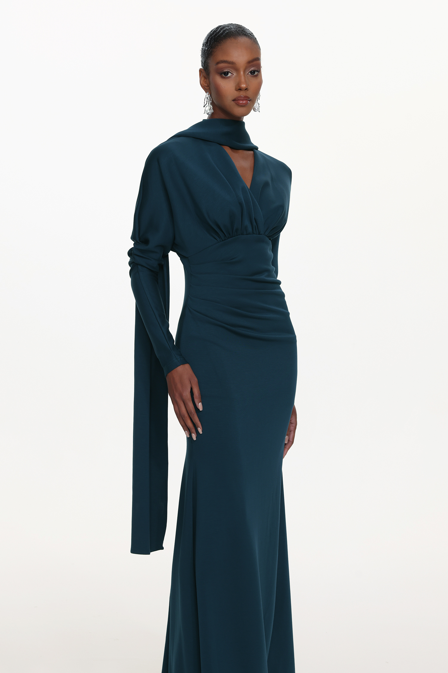 Susa Elegant Contour V Neck Long Sleeve Ruched Knit Maxi Dress
