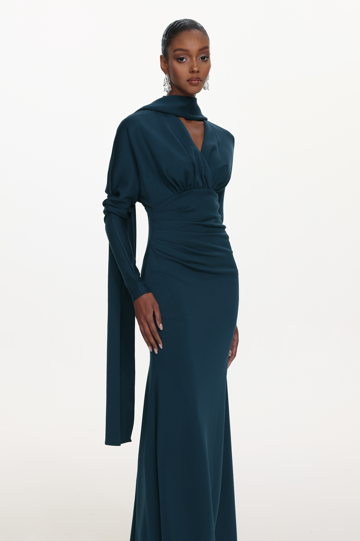 Susa Elegant Contour V Neck Long Sleeve Ruched Knit Maxi Dress