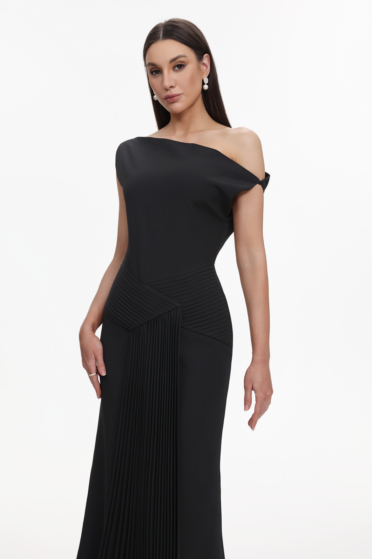 Juny Oblique Shoulder Sleeveless Folds Midi Dress