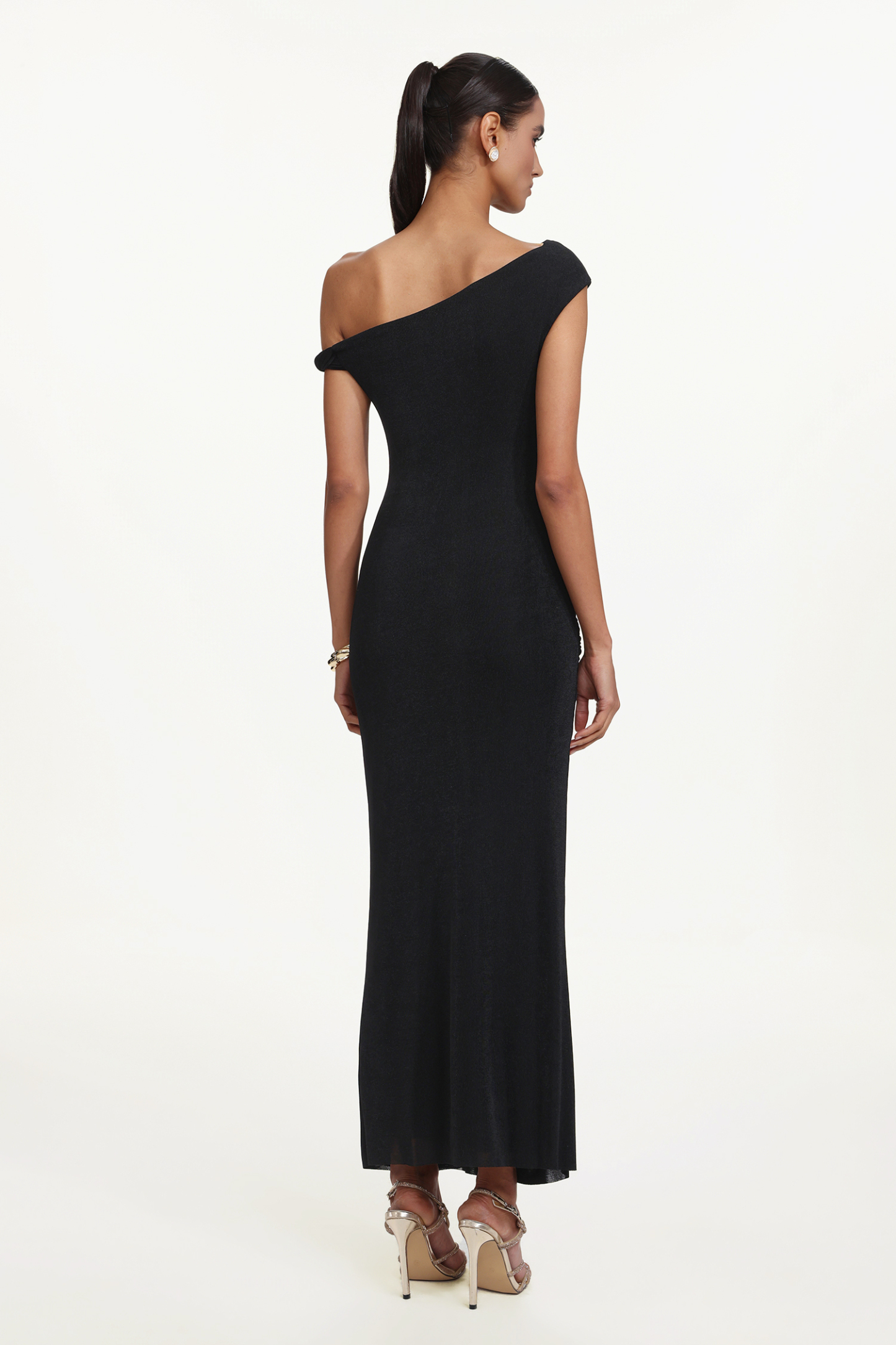 Kuller Elegant Contour Off Shoulder Twist Ruched Knit Black Maxi Dress