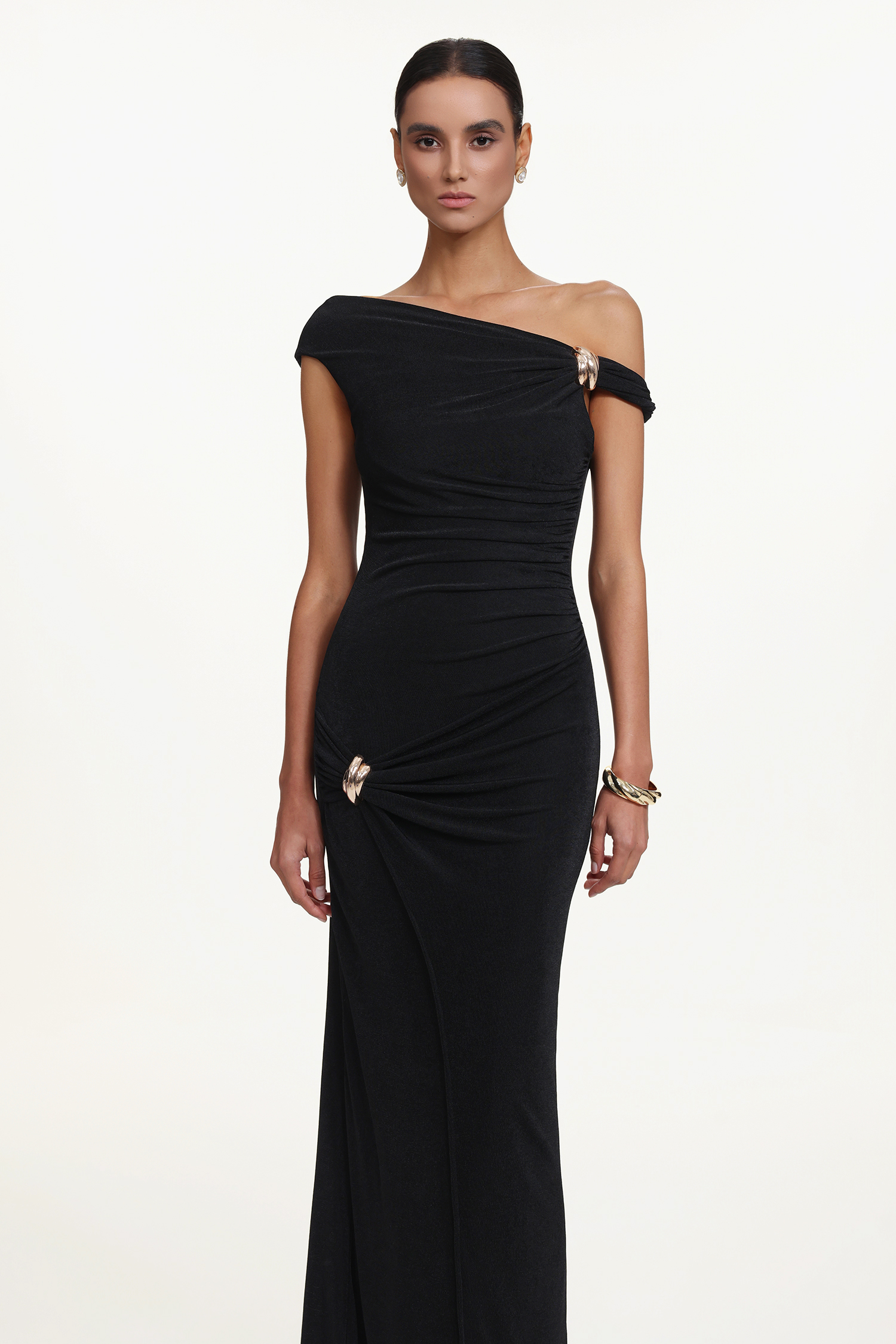 Kuller Elegant Contour Off Shoulder Twist Ruched Knit Black Maxi Dress