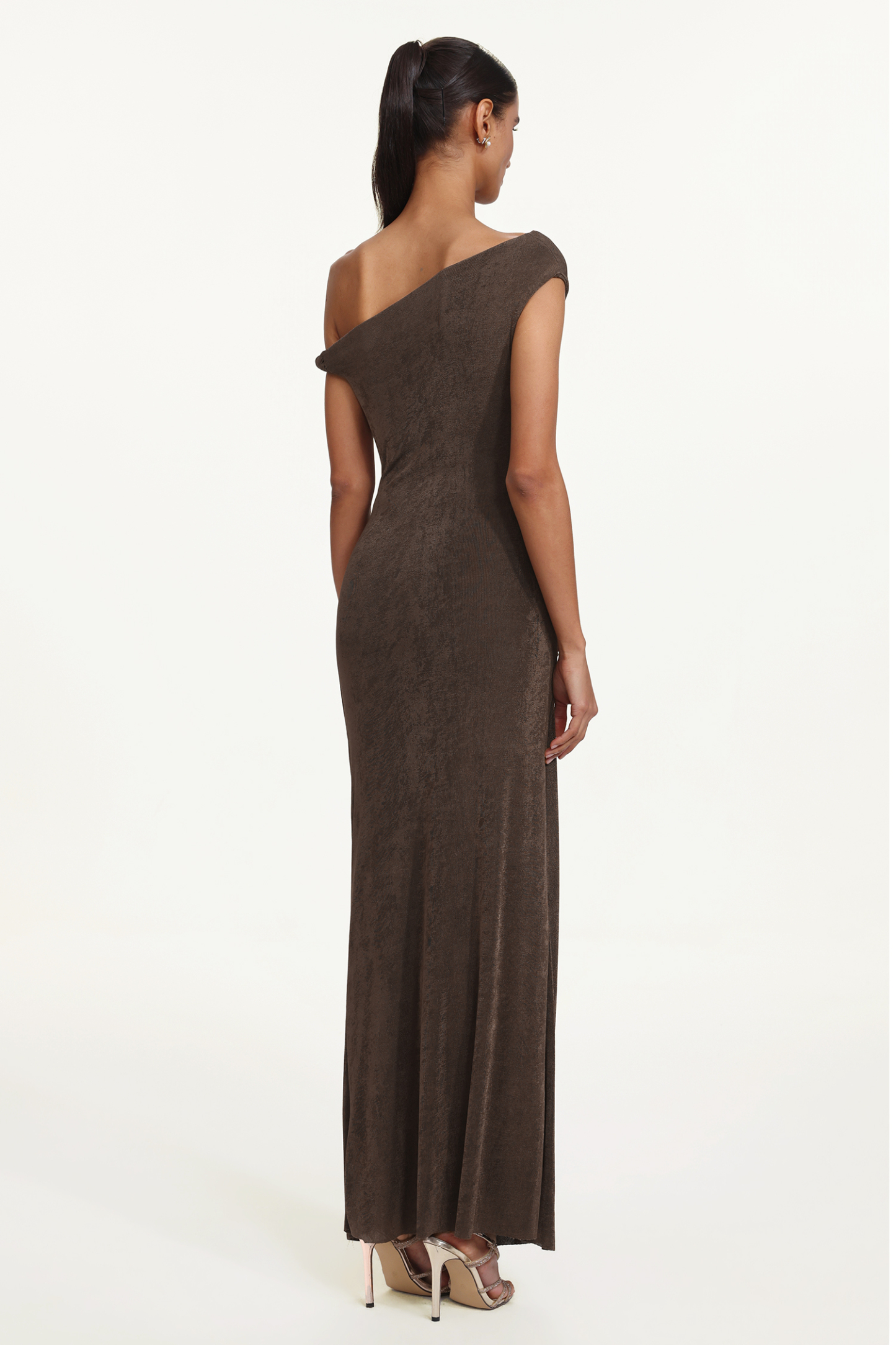 Kuller Elegant Contour Off Shoulder Twist Ruched Knit Brown Maxi Dress