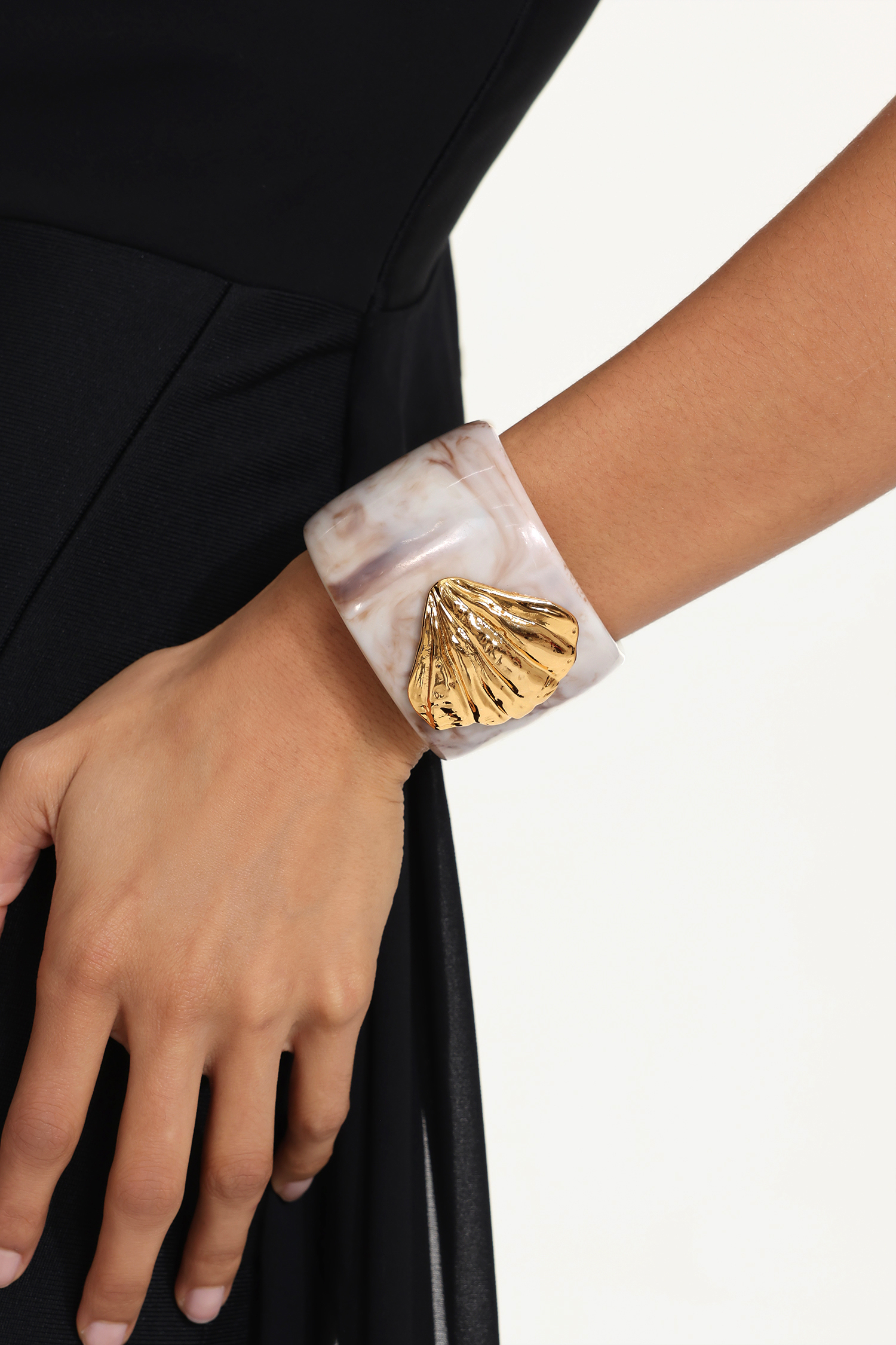 Kerlin Metal Shell Resin Wide Open Bracelet