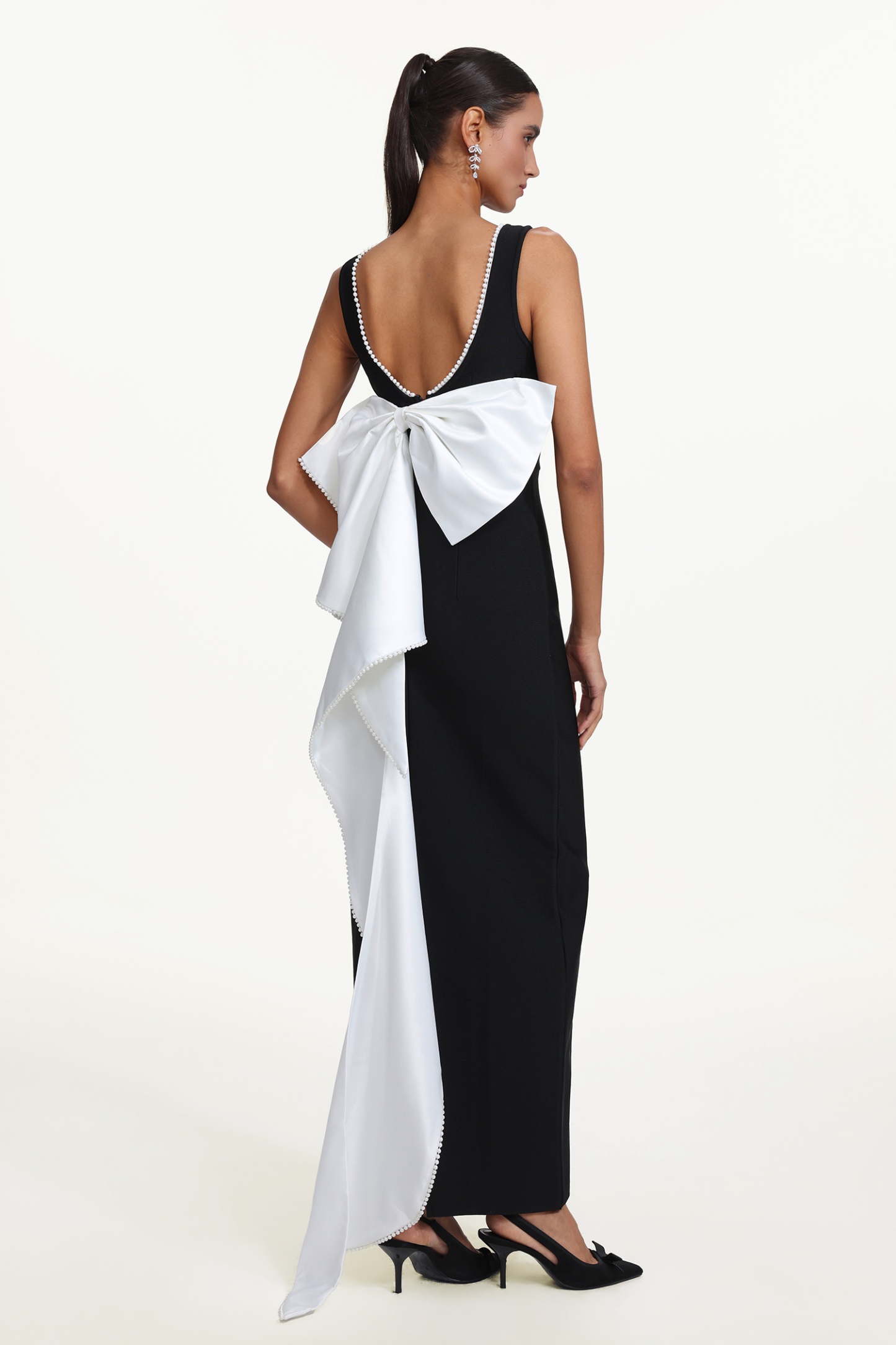 Sakude Elegant Contour Sleeveless Open Back Pearl Bow Maxi Dress