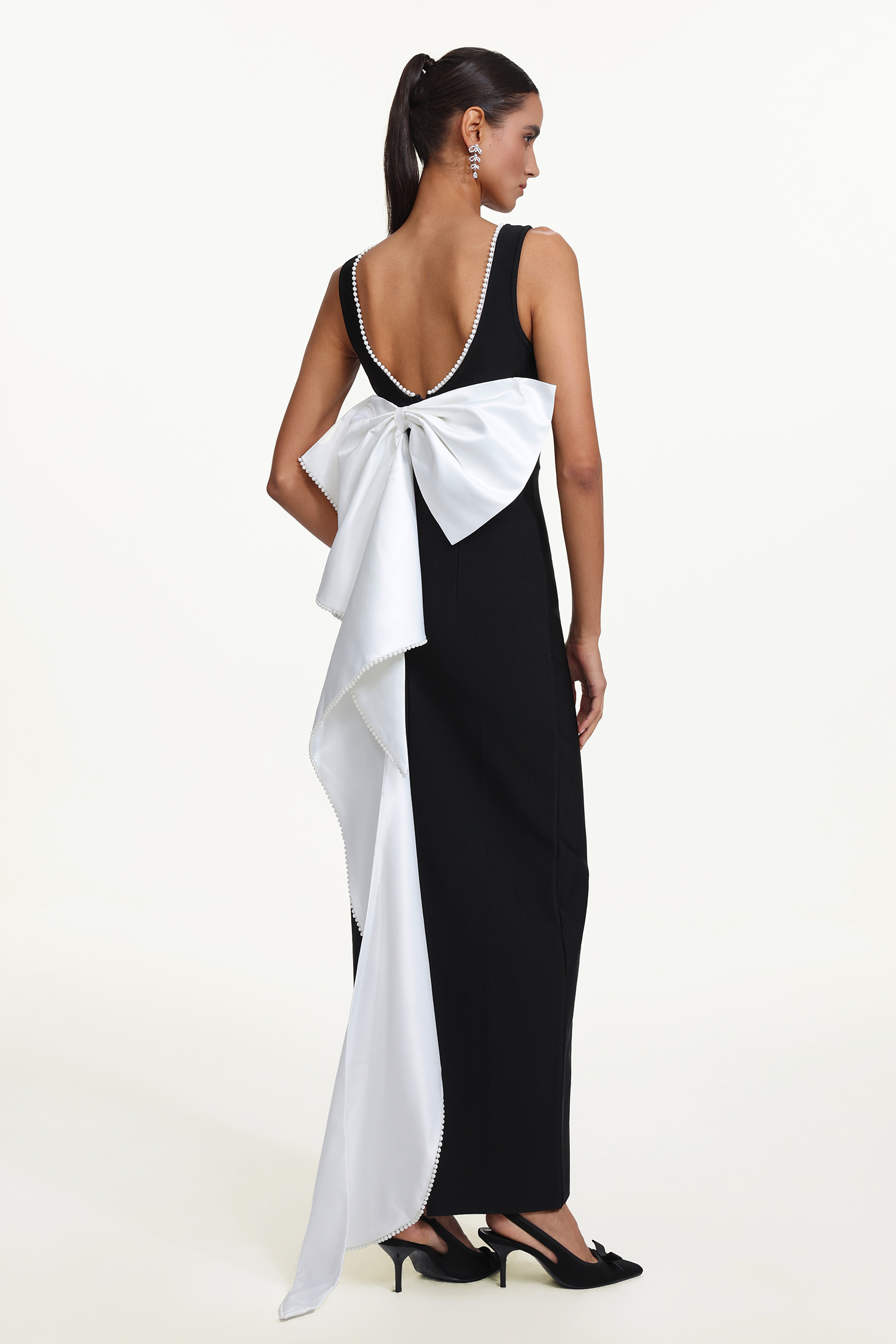 Sakude Elegant Contour Sleeveless Open Back Pearl Bow Maxi Dress