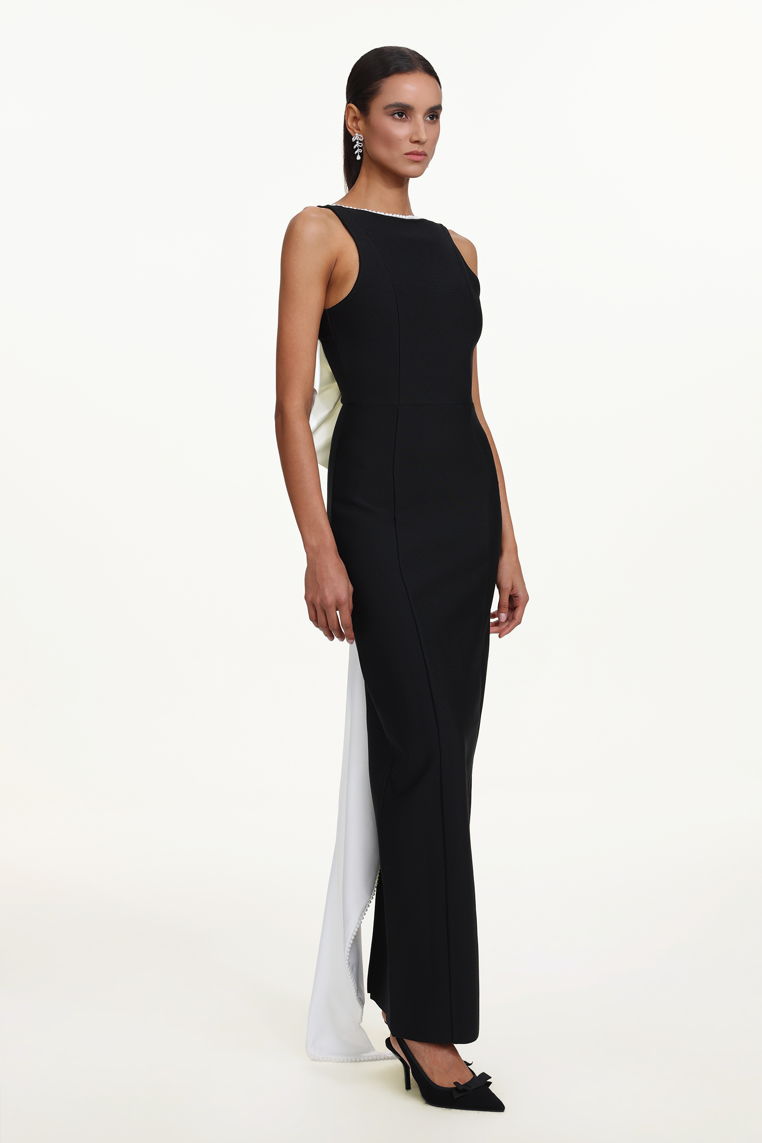 Sakude Elegant Contour Sleeveless Open Back Pearl Bow Maxi Dress