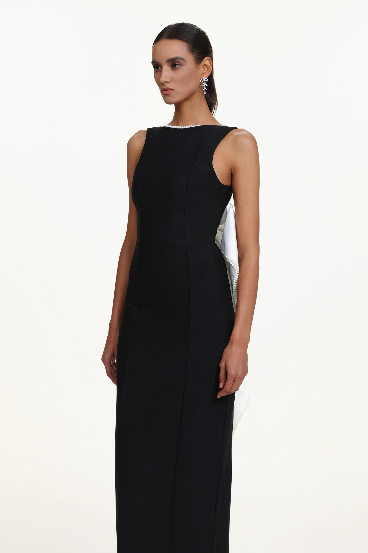 Sakude Elegant Contour Sleeveless Open Back Pearl Bow Maxi Dress