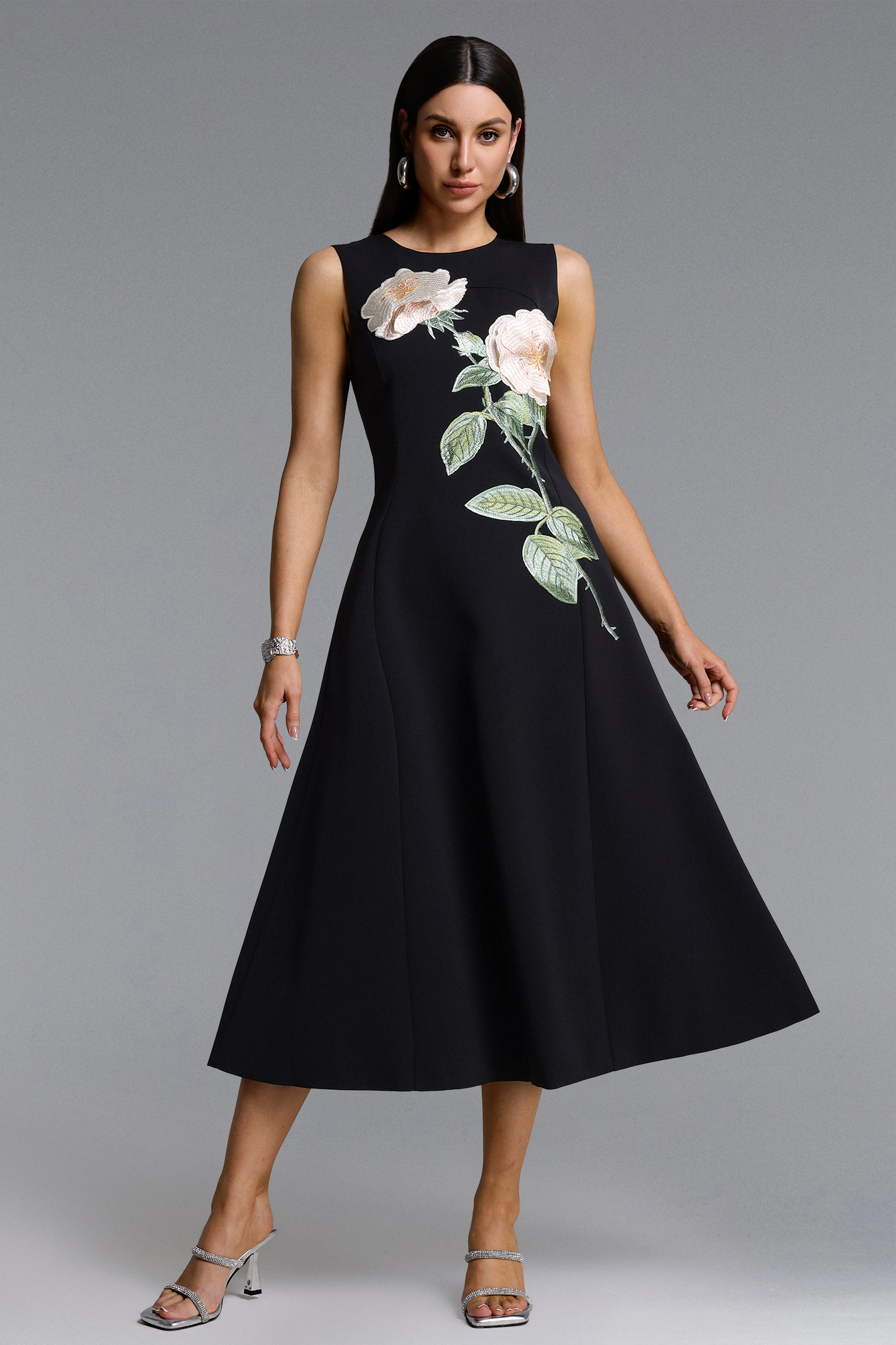 Romia Elegant Tailored Sleeveless Floral Embroidered Black Maxi Dress