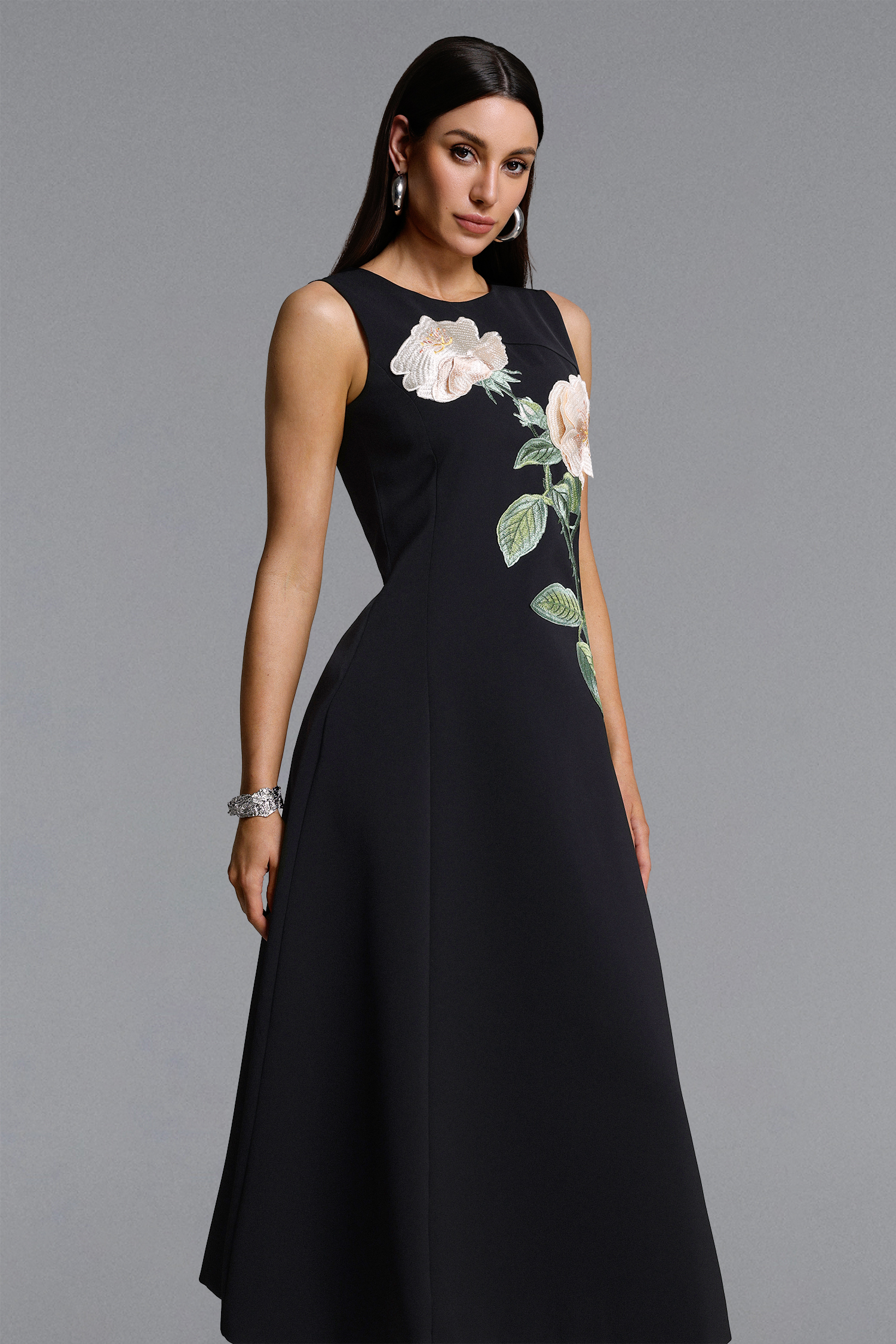 Romia Elegant Tailored Sleeveless Floral Embroidered Black Maxi Dress
