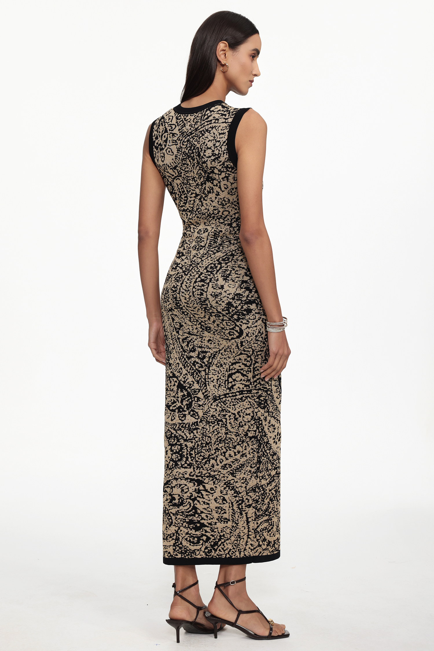 Fierce Classic Contour Round Neck Sleeveless Jacquard Knit Maxi Dress