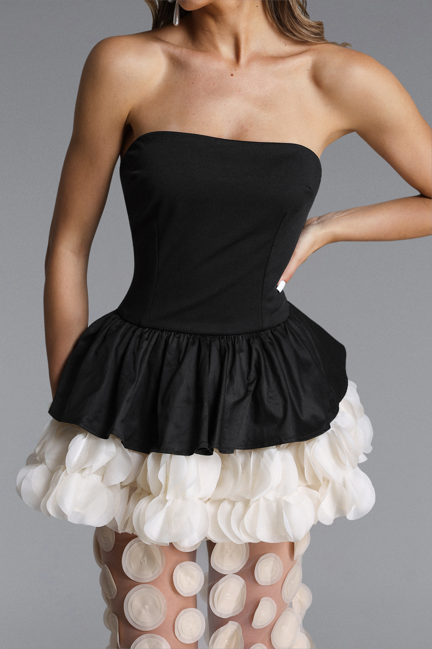 Johanne Elegant Contour Strapless Ruffle Contrast Maxi Dress