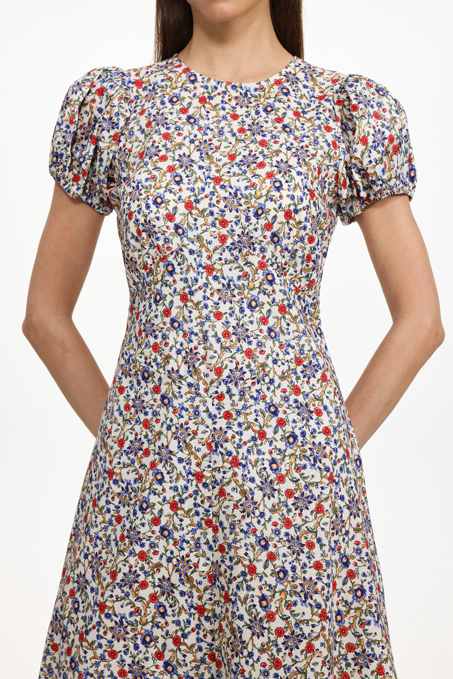 Fara Classic Flowy Round Neck Puff Sleeve Floral Print Woven Maxi Dress