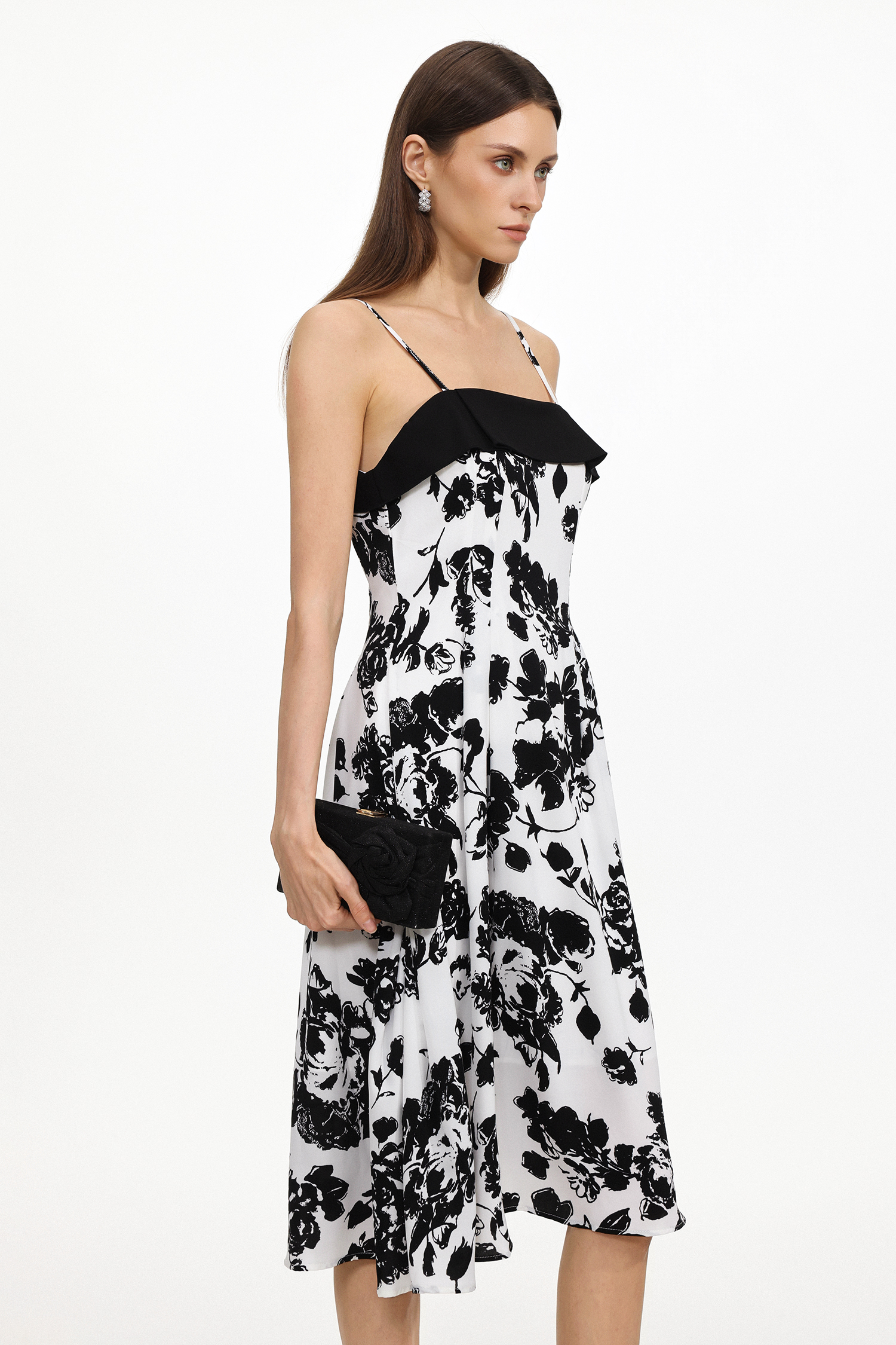 Saniyah Elegant Flowy Sleeveless Floral Print Woven Midi Dress