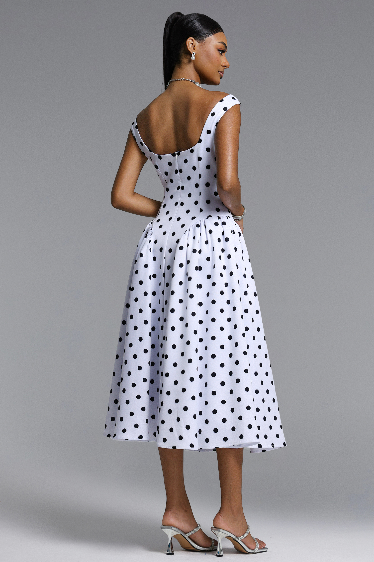 Raidah Classic Tailored Sleeveless Pleated Polka Dot Maxi Dress