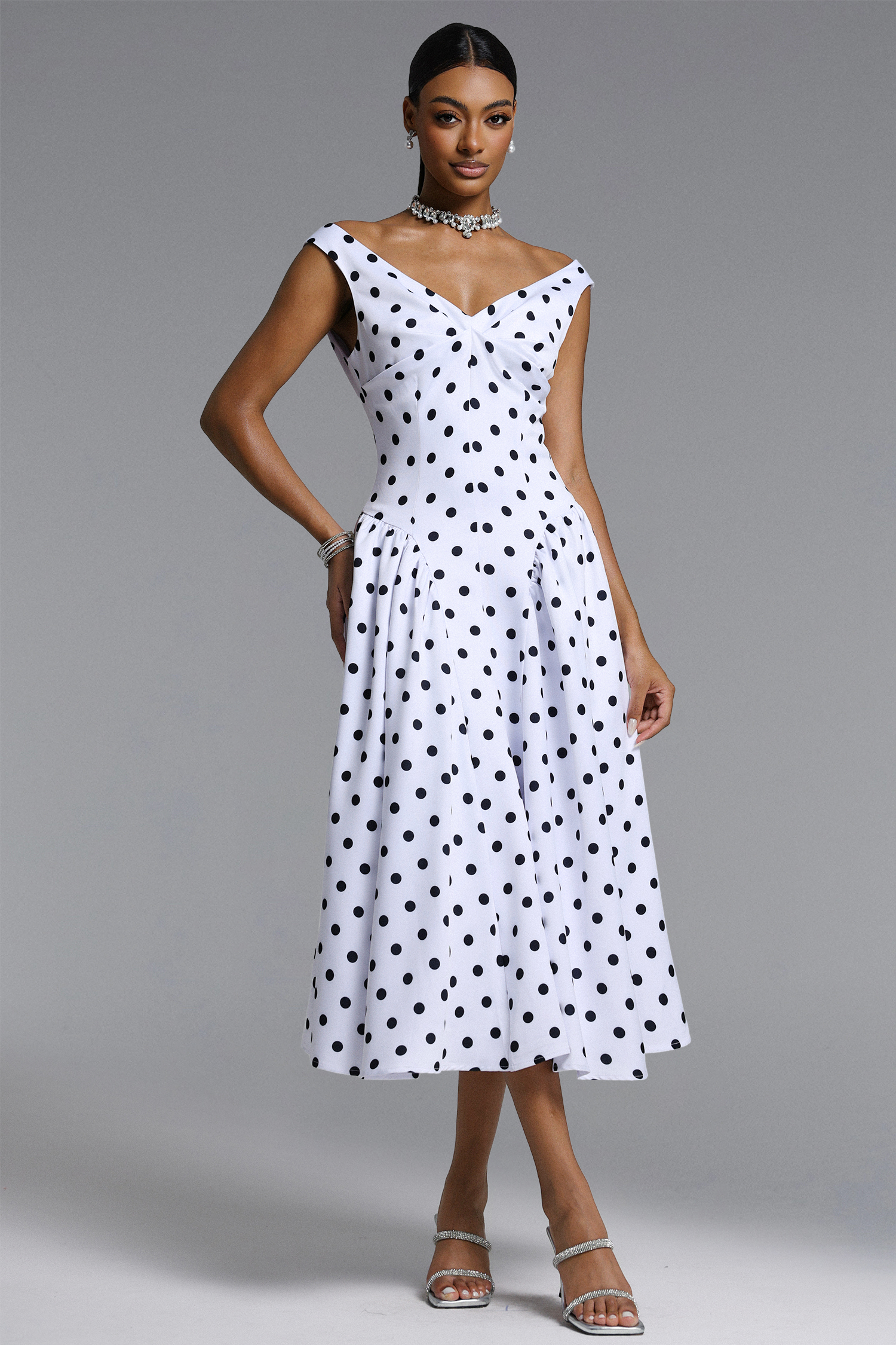 Raidah Classic Tailored Sleeveless Pleated Polka Dot Maxi Dress