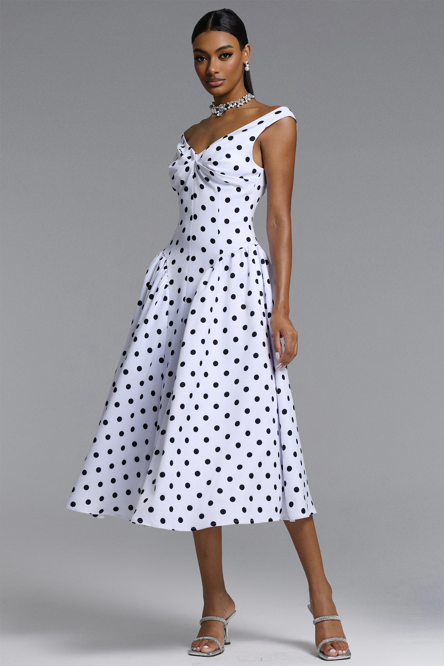 Raidah Classic Tailored Sleeveless Pleated Polka Dot Maxi Dress