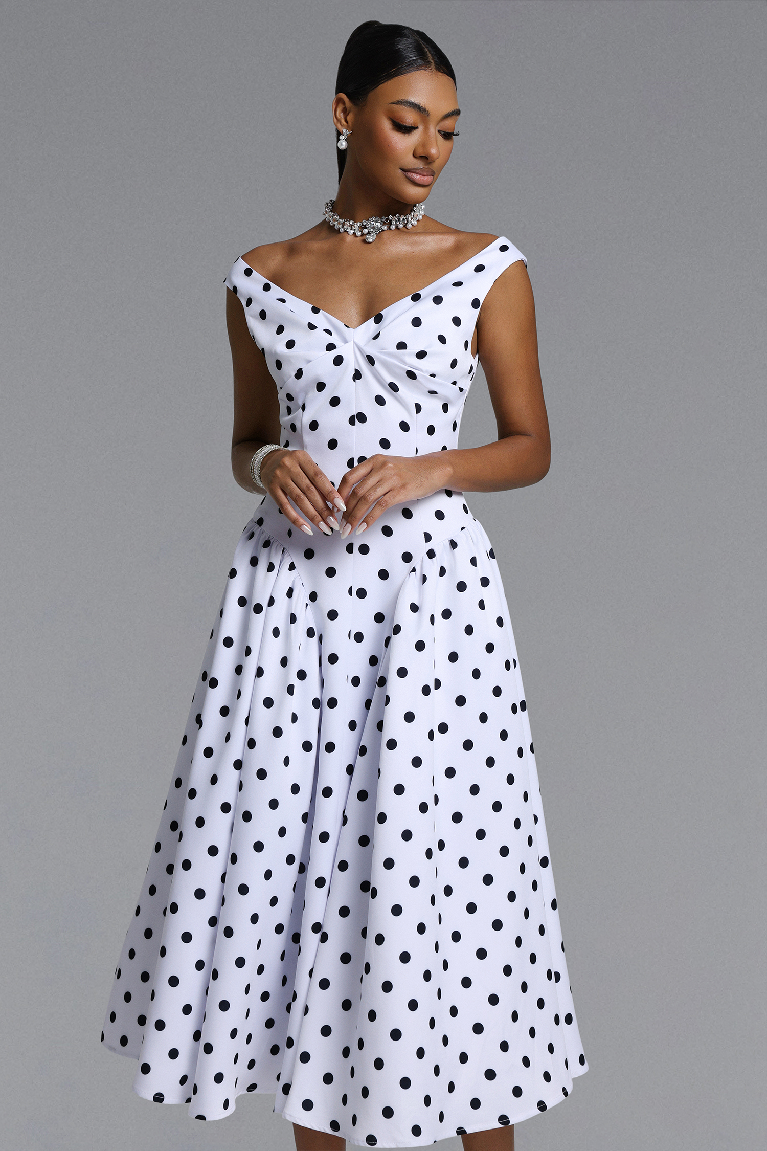 Raidah Classic Tailored Sleeveless Pleated Polka Dot Maxi Dress