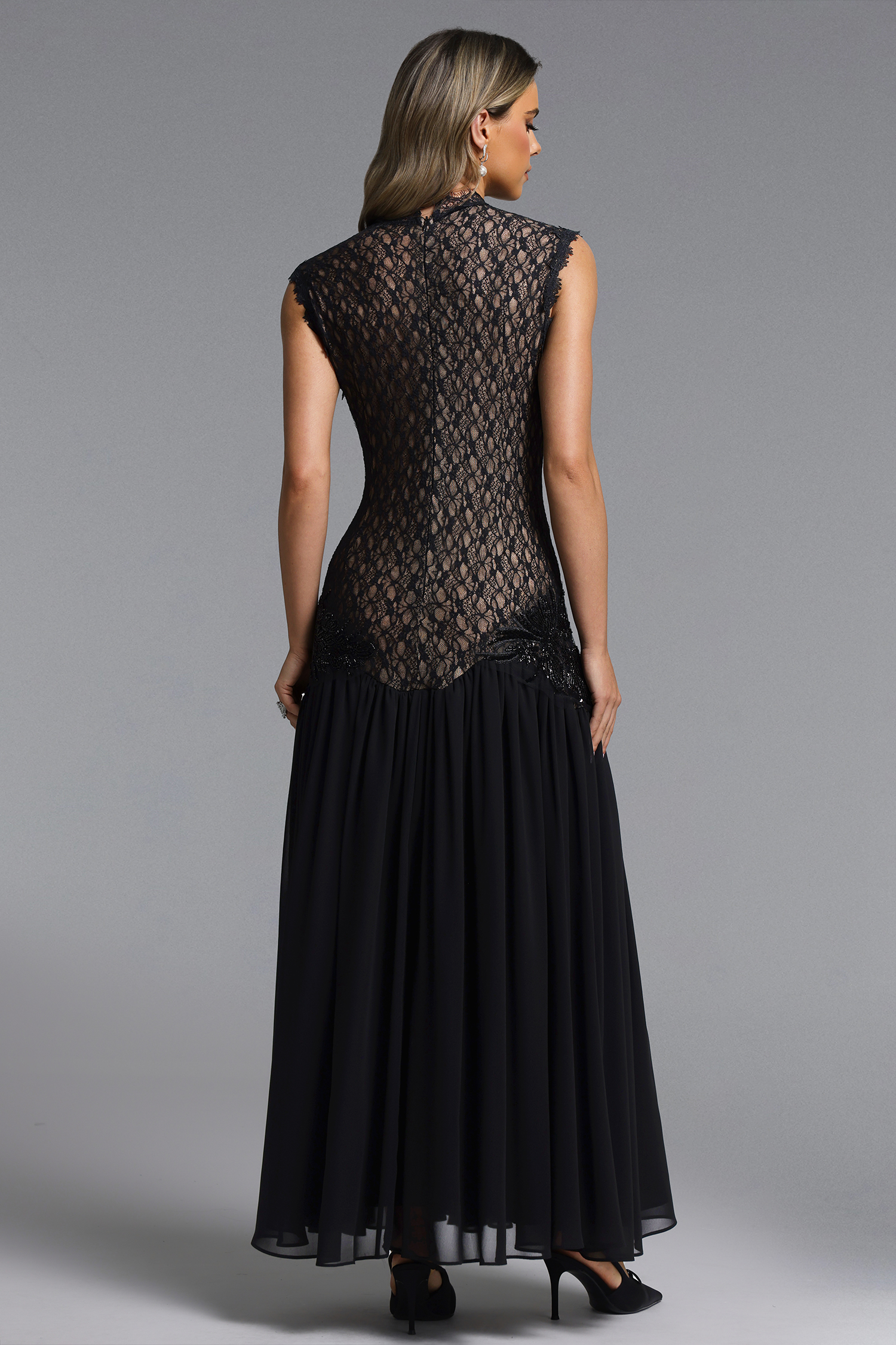 Scala Elegant Contour Sleeveless Ruched Lace Maxi Dress