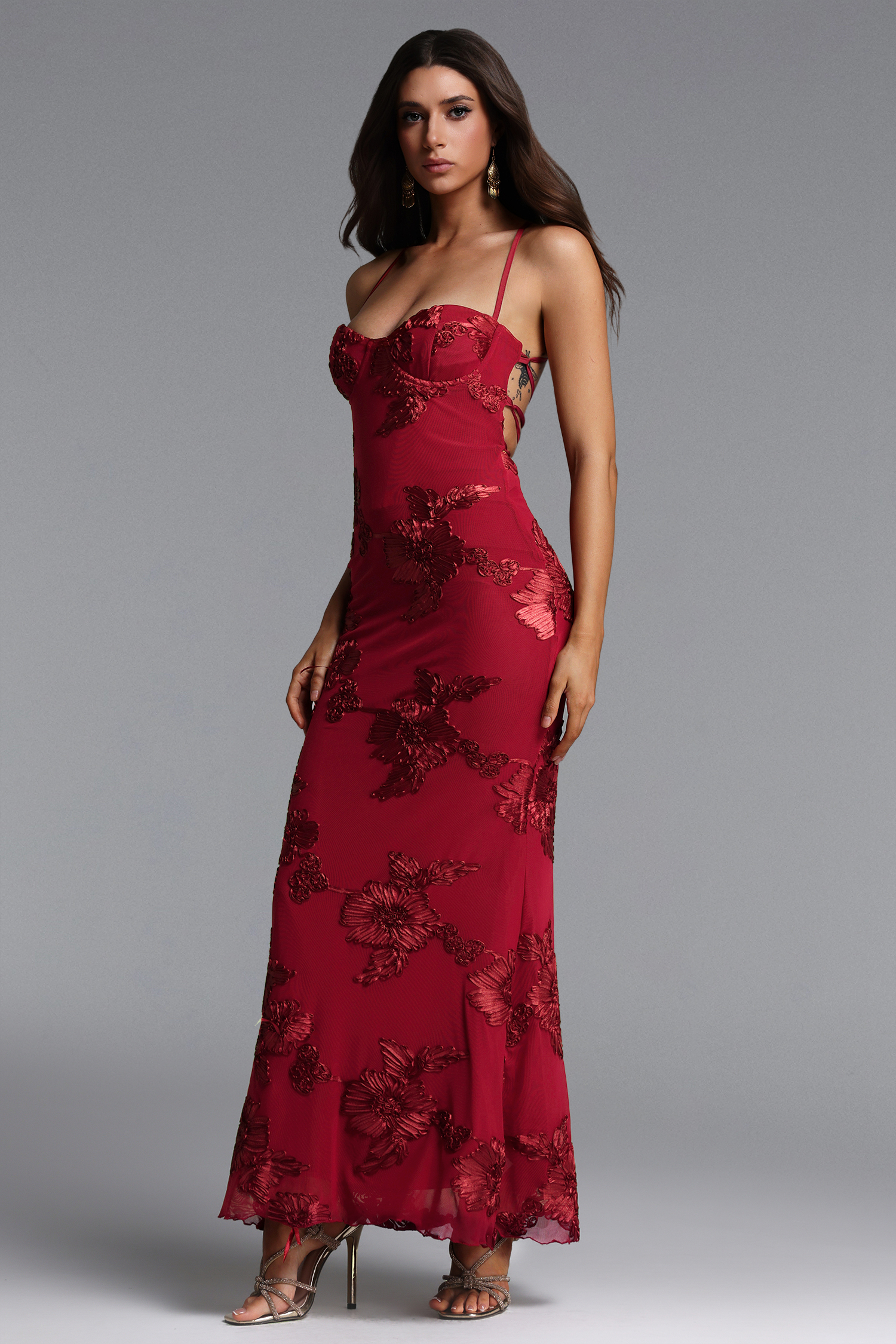 Ririe Romantic Contour Strapless Floral Applique Knit Maxi Dress