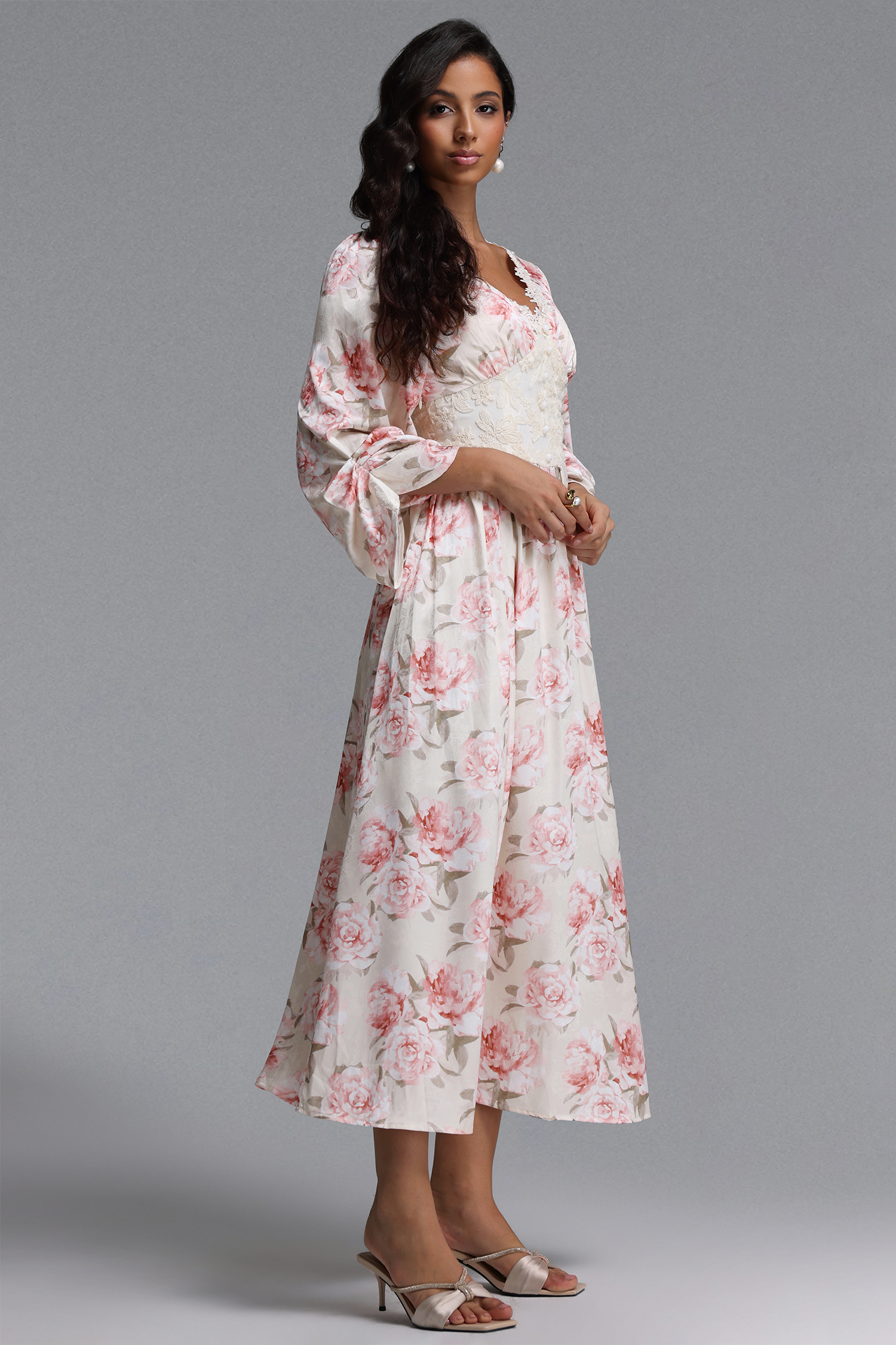 Naira Resort Flowy V Neck Long Sleeve Floral Print Detailing Maxi Dress