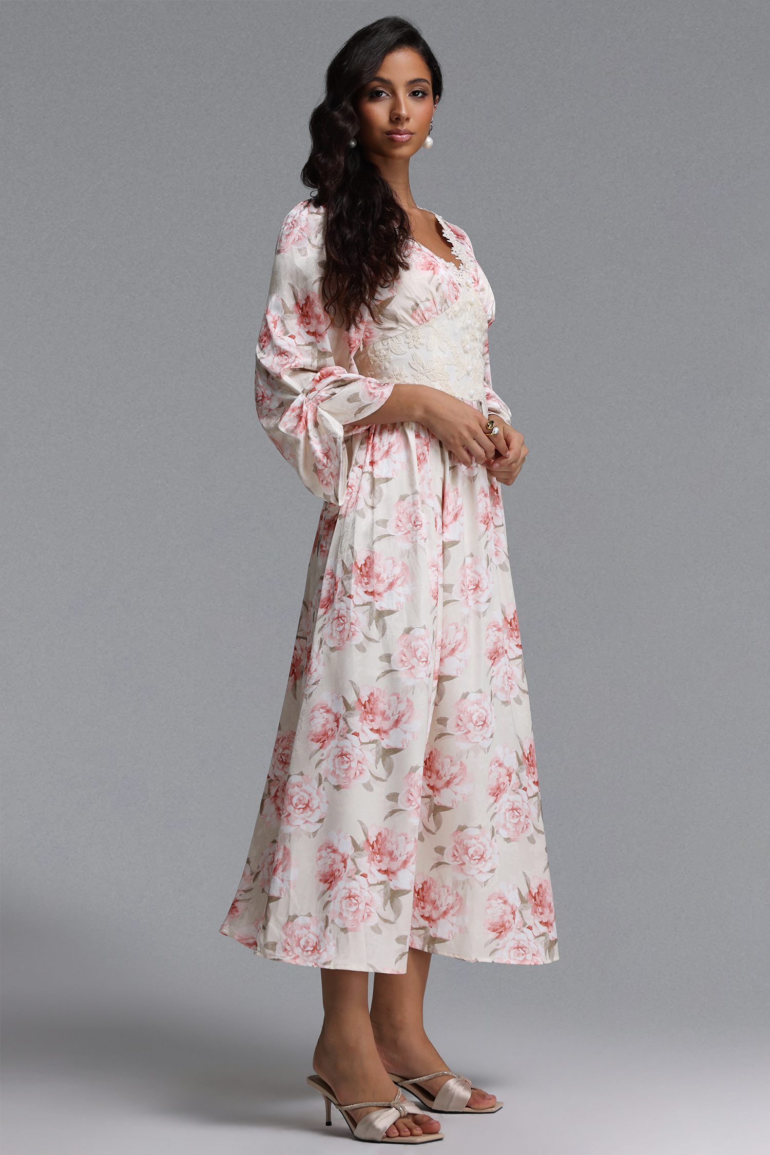 Naira Resort Flowy V Neck Long Sleeve Floral Print Detailing Maxi Dress