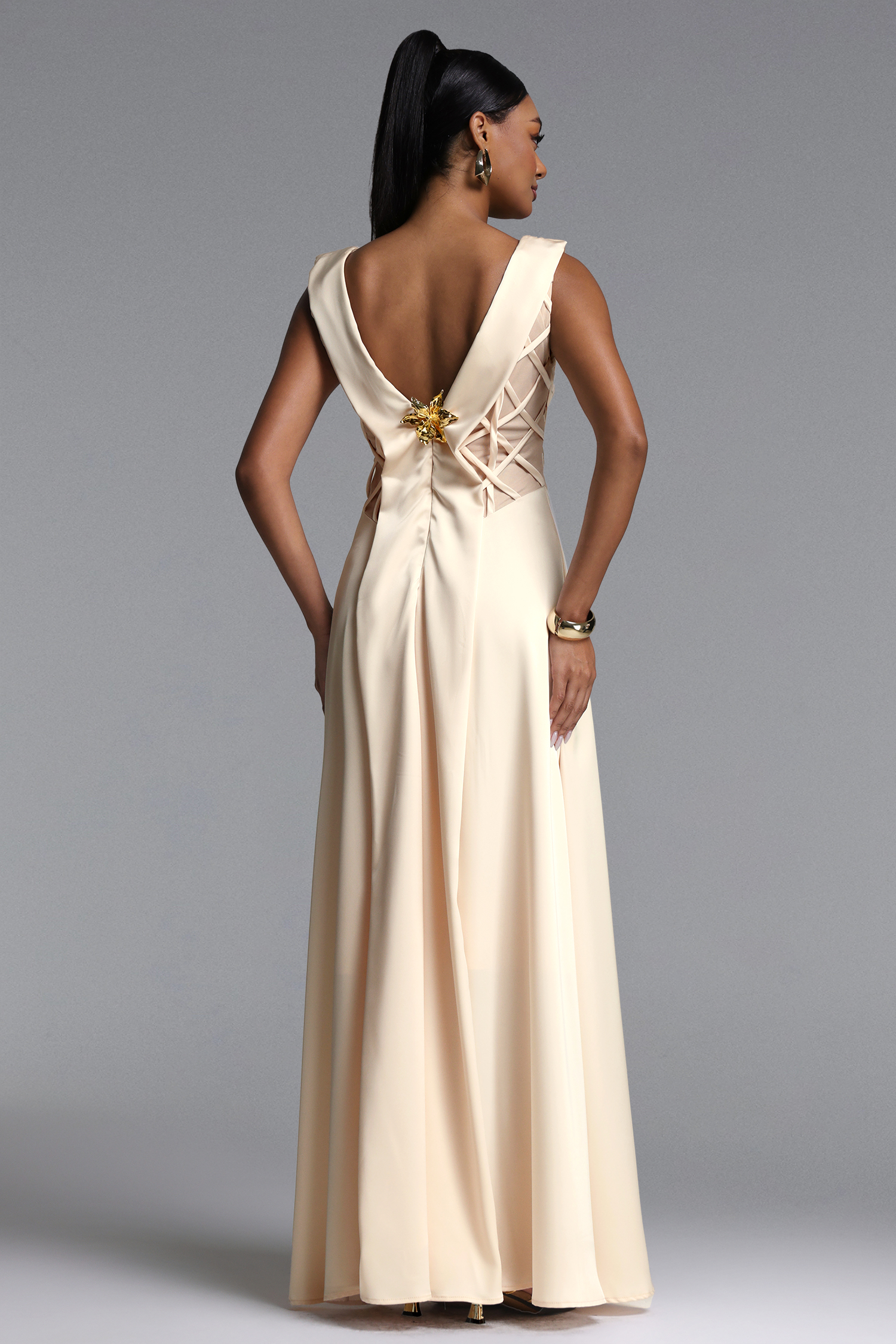 Lesley Elegant Sleeveless Cowl Neck Geometric Lattice Maxi Dress