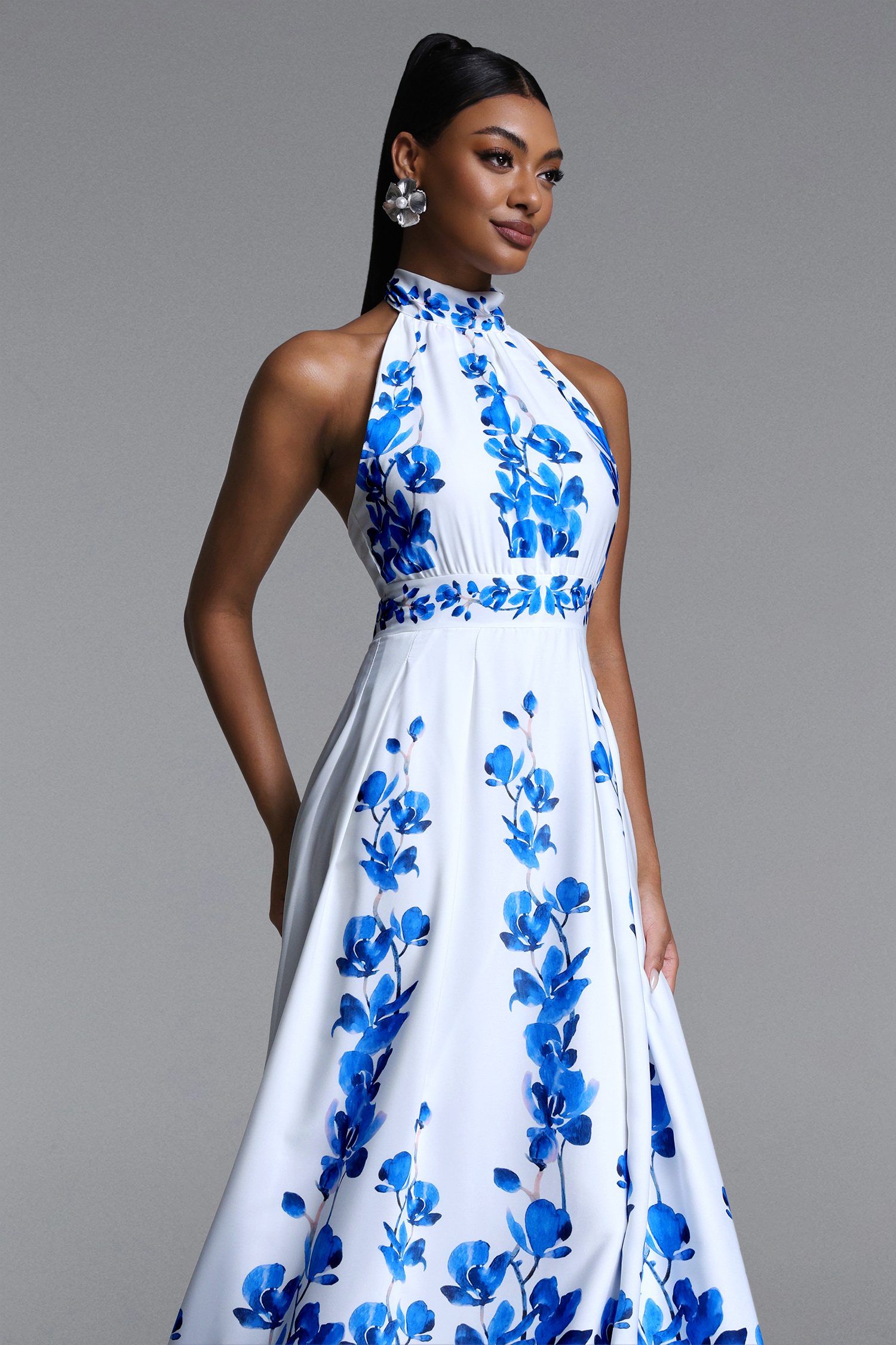 Yaloru Elegant Flowy Halter Pleated Floral Print Maxi Dress