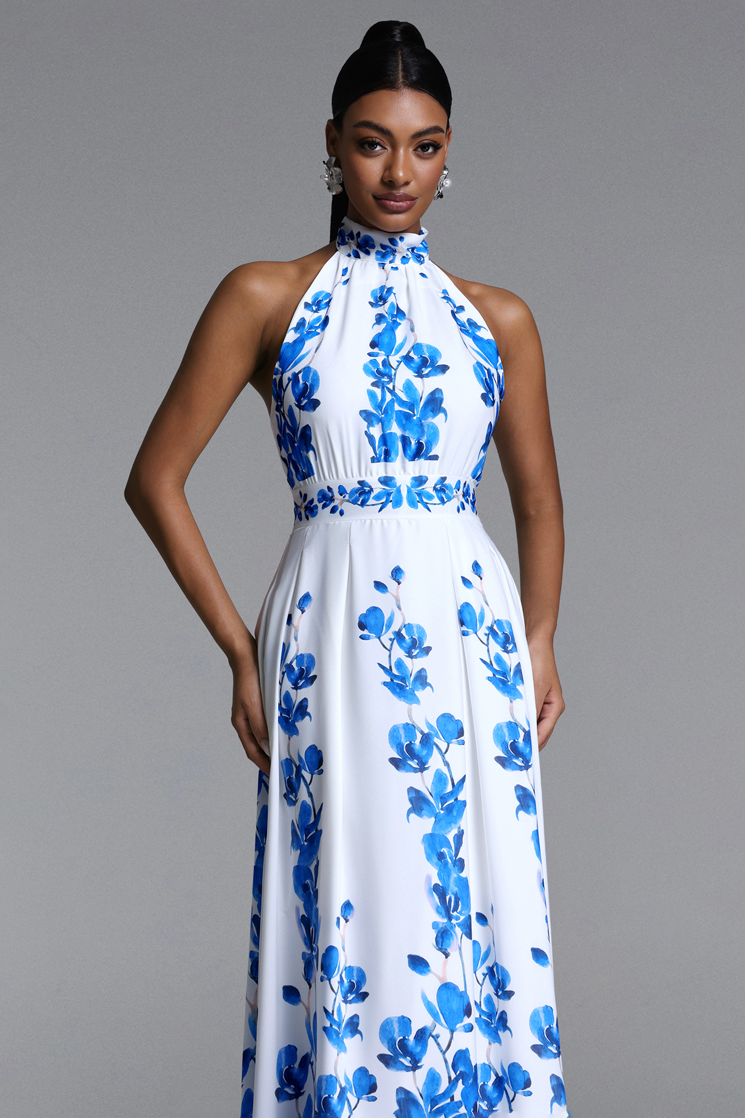 Yaloru Elegant Flowy Halter Pleated Floral Print Maxi Dress