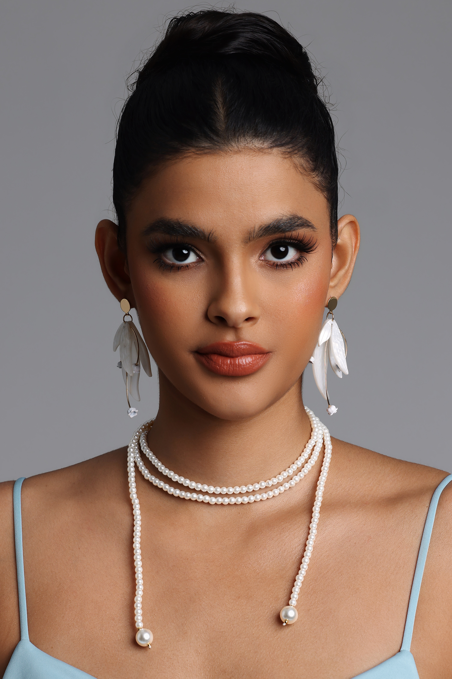Nunna Multi Layer Pearl Y Shaped Necklace – Bellabarnett