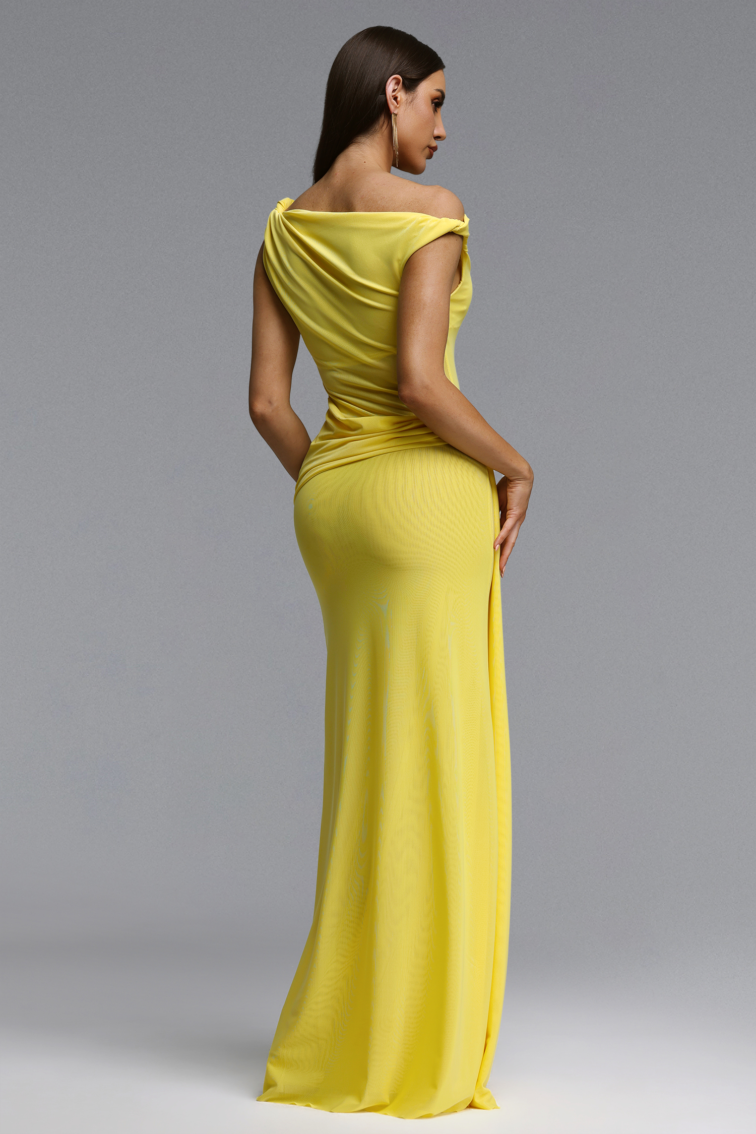 Ridia Chic Contour Off Shoulder Twist Maxi Dress