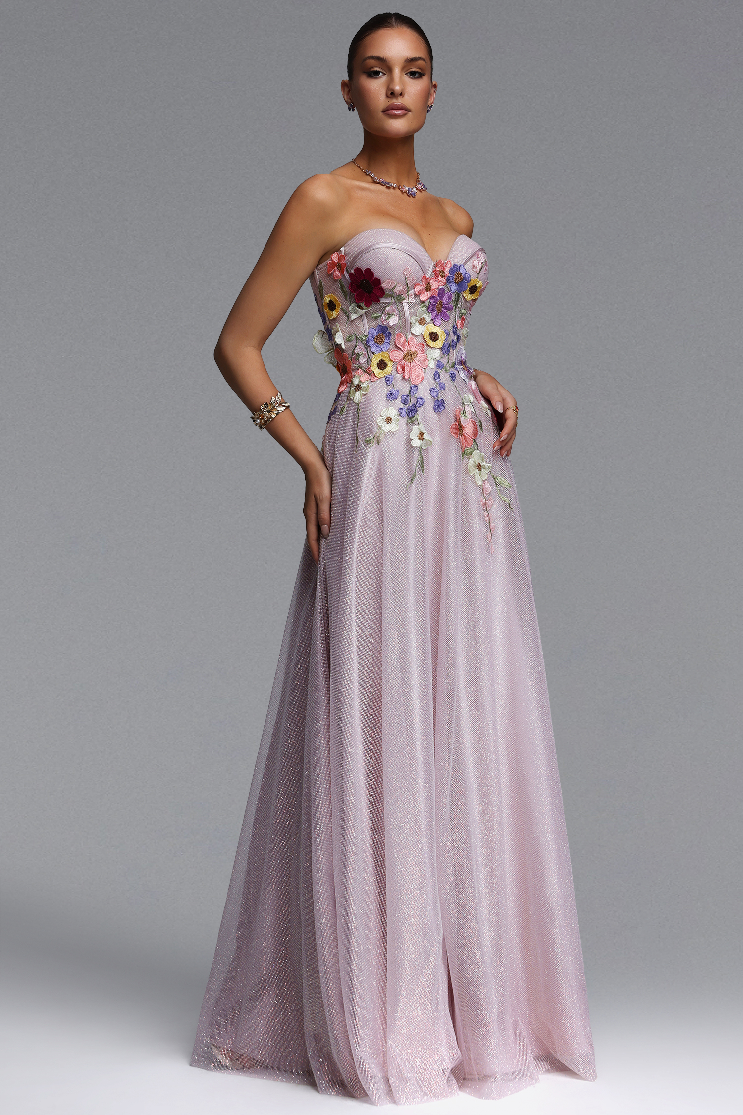 は Rebecca Romantic Tailored Strapless Floral Embroidered Maxi Dress