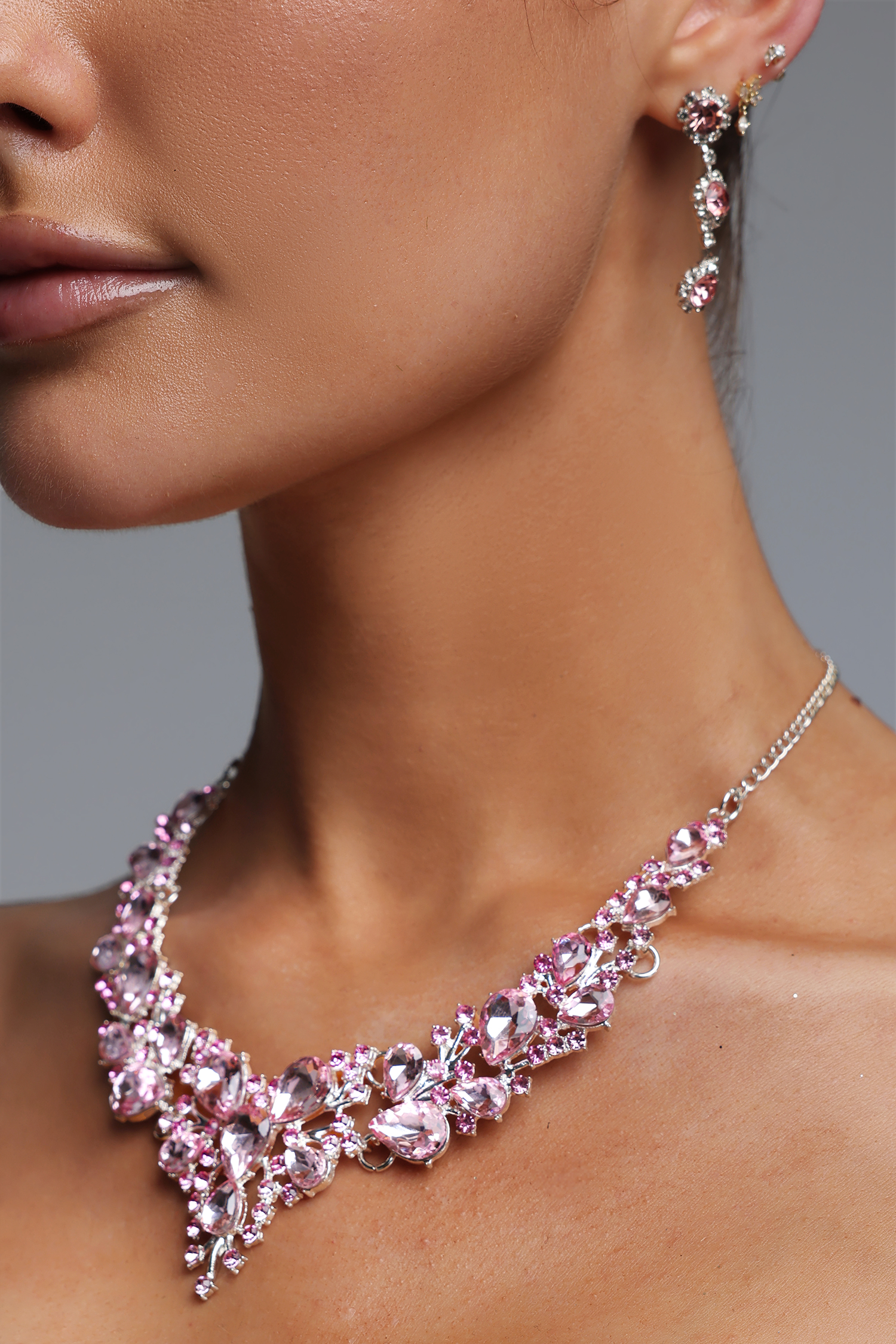 III様 Timesha Pink Crystal Floral Statement Necklace – Bellabarnett