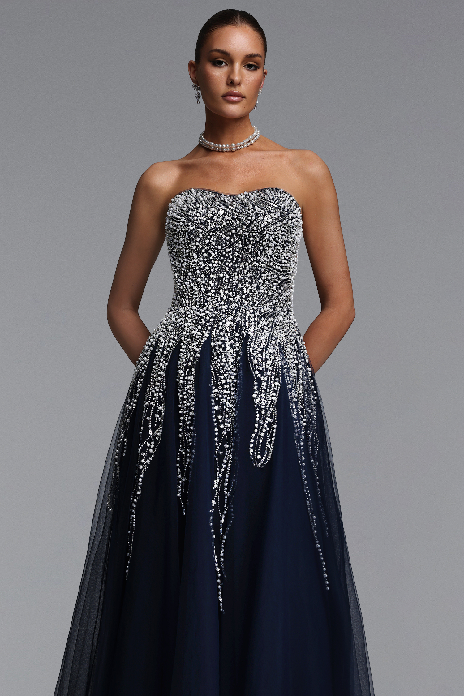 写真 Soloma Glamorous Flowy Strapless Embellished Tulle Maxi Dress