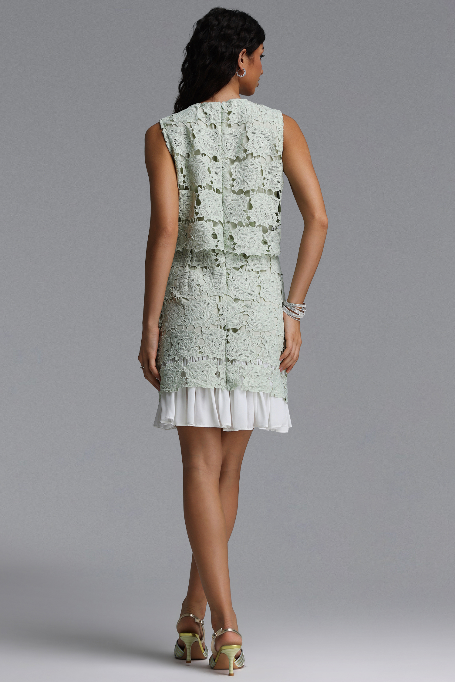 Ive Classic Tailored Round Neck Sleeveless Floral Lace Mini Dress