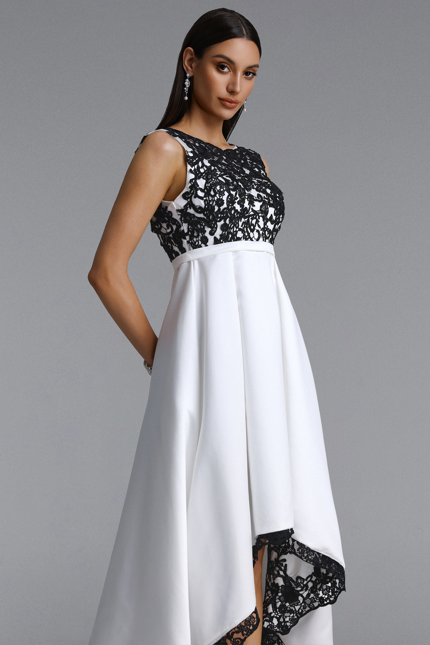 Mayali Elegant Contrast Lace Maxi Dress