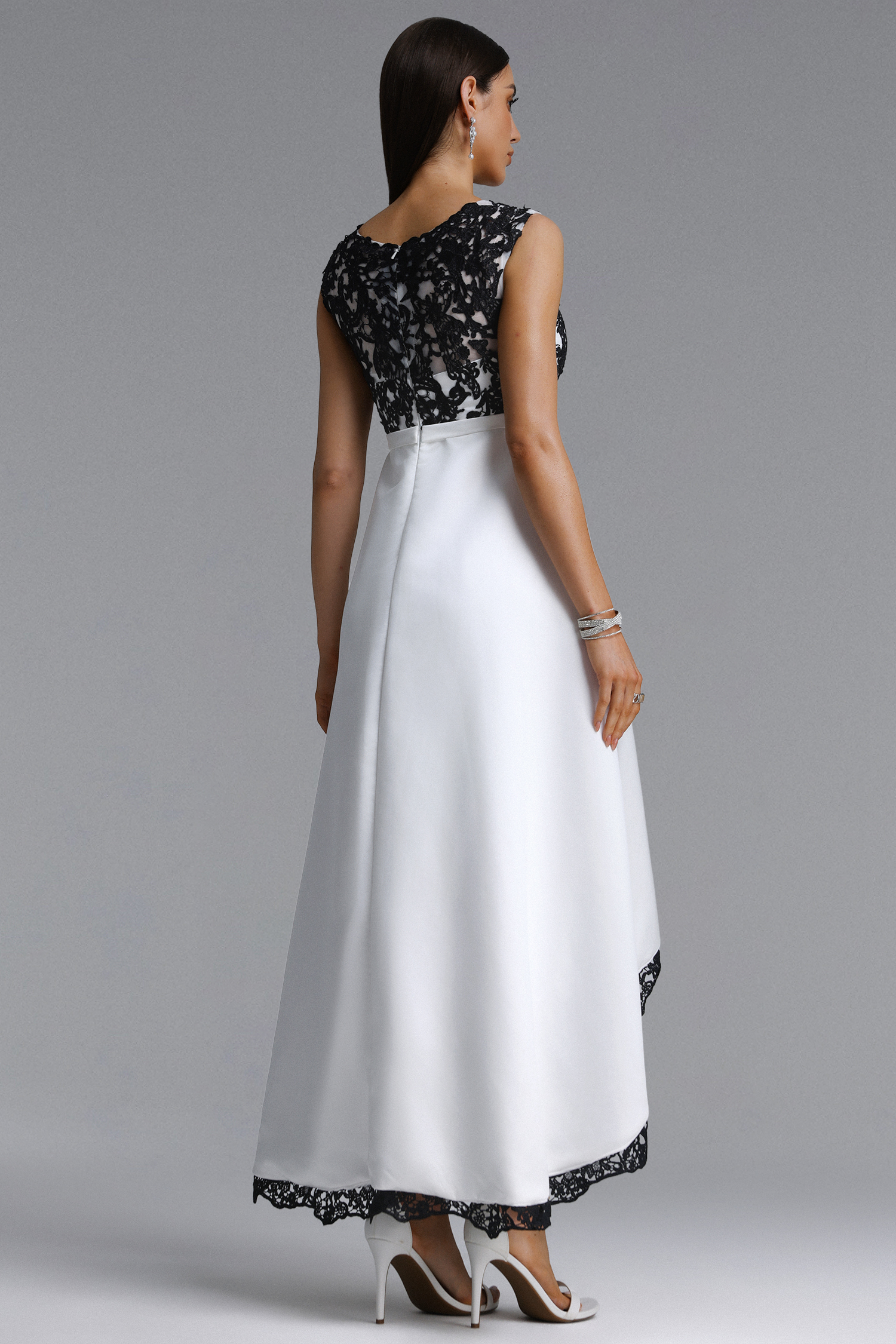 Mayali Elegant Contrast Lace Maxi Dress