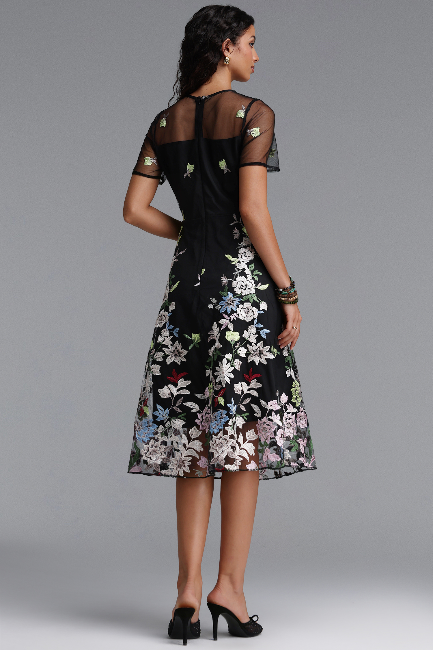 Rotte Vintage Flowy Short Sleeve Embroidered Floral Woven Midi Dress
