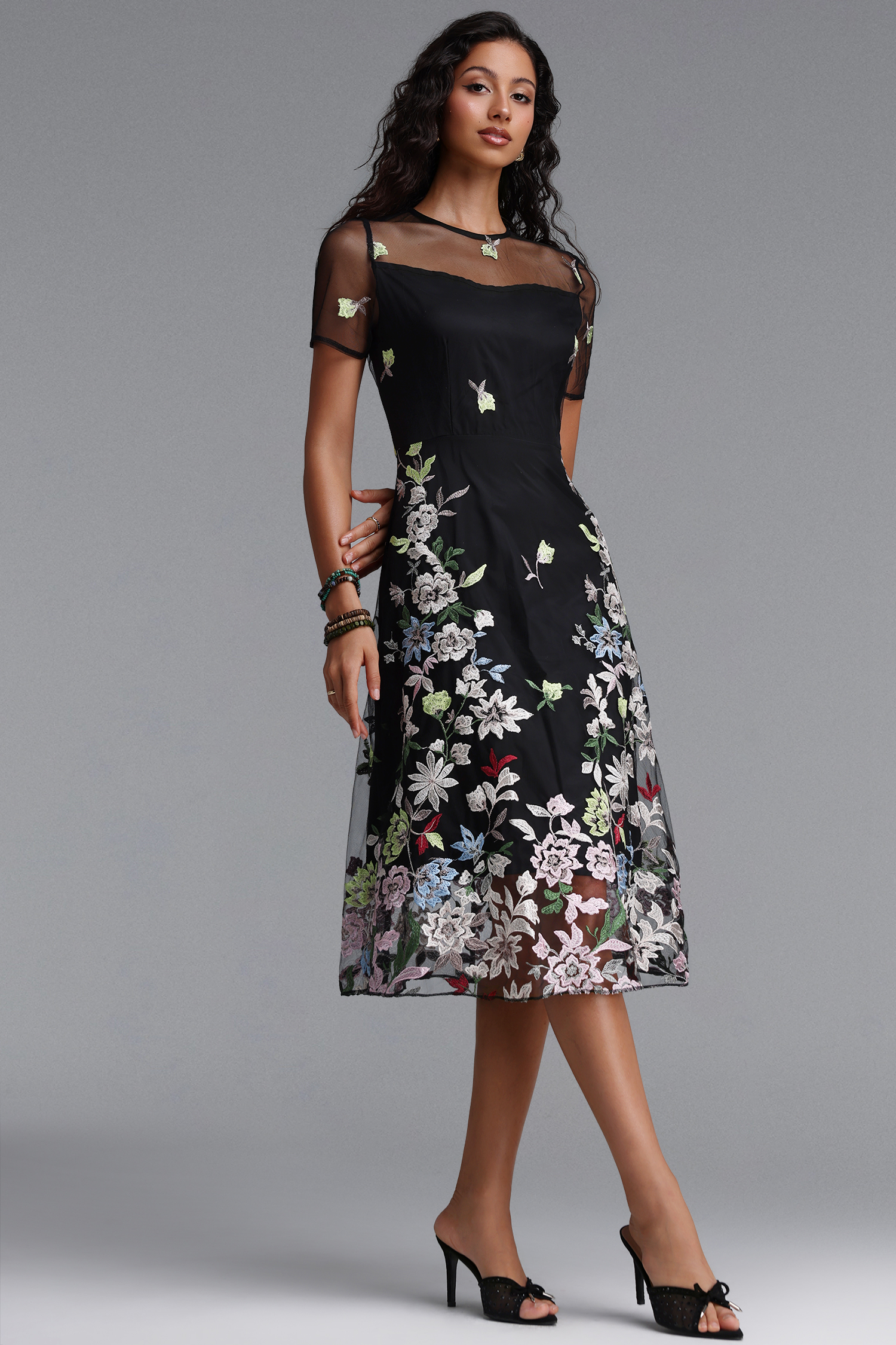 Rotte Vintage Flowy Short Sleeve Embroidered Floral Woven Midi Dress