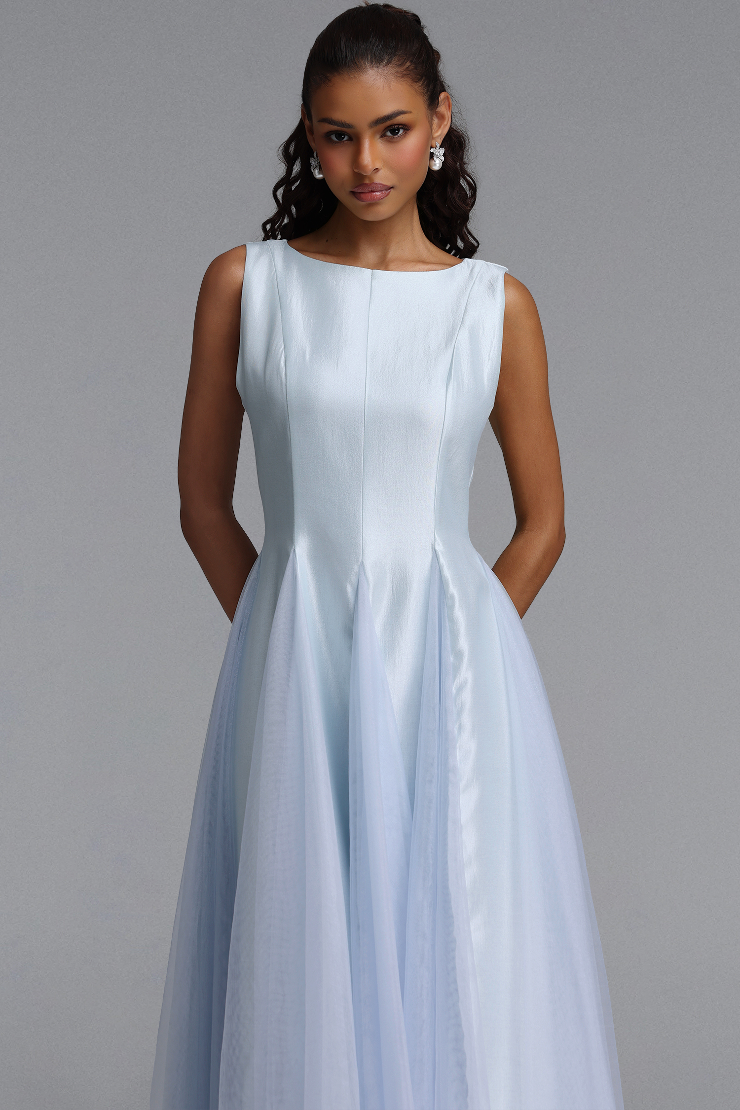 Wreya Vintage Tailored Sleeveless Voluminous Tulle Maxi Dress