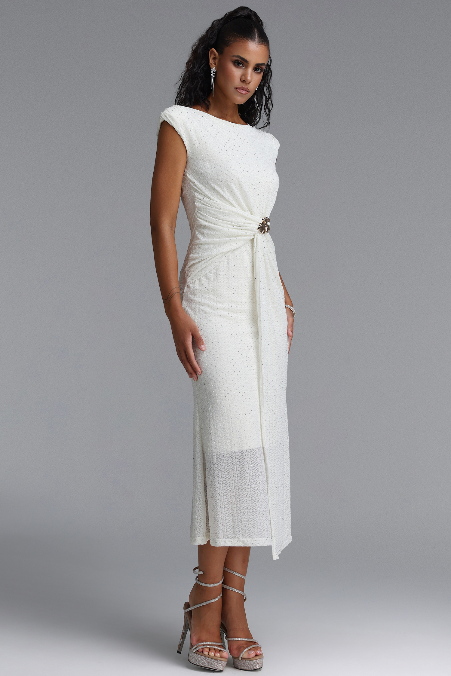 Hzere Elegant Contour Sleeveless Pleated Metal Decor Lace Apricot Maxi Dress