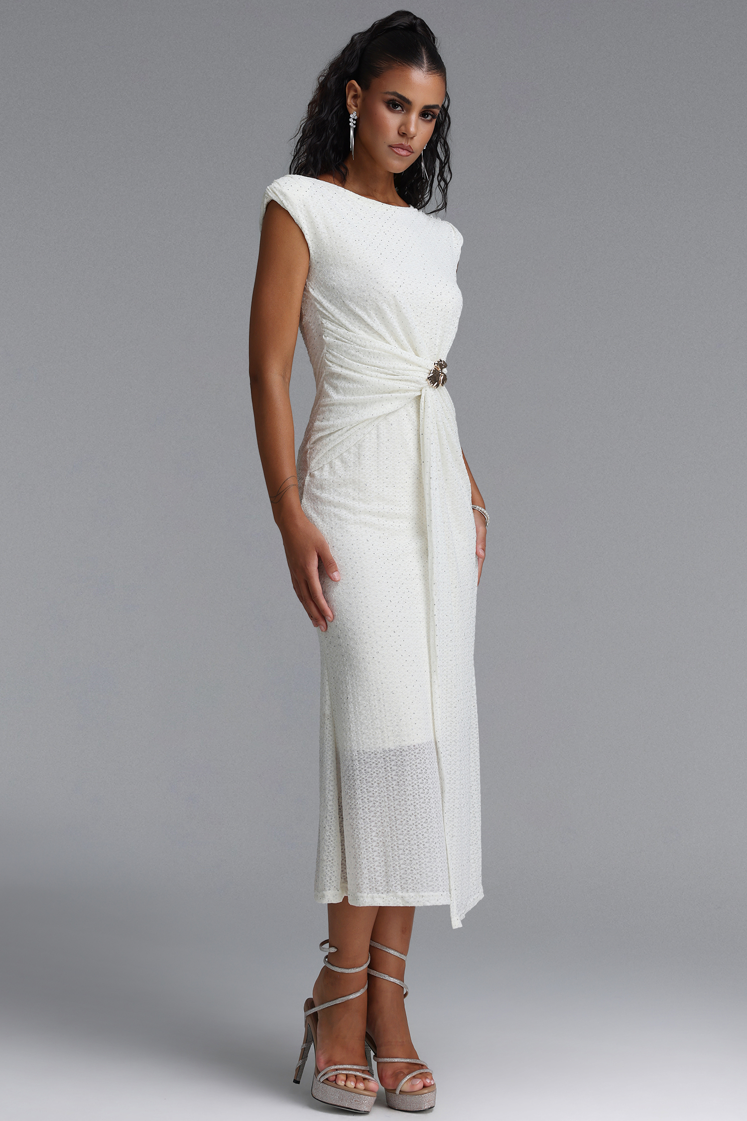 Hzere Elegant Contour Sleeveless Pleated Metal Decor Lace Apricot Maxi Dress