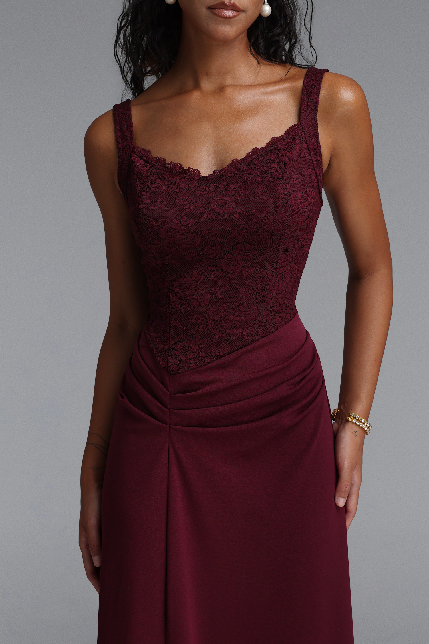 Vira Elegant Cincher Waist Spaghetti Strap Lace Maxi Dress
